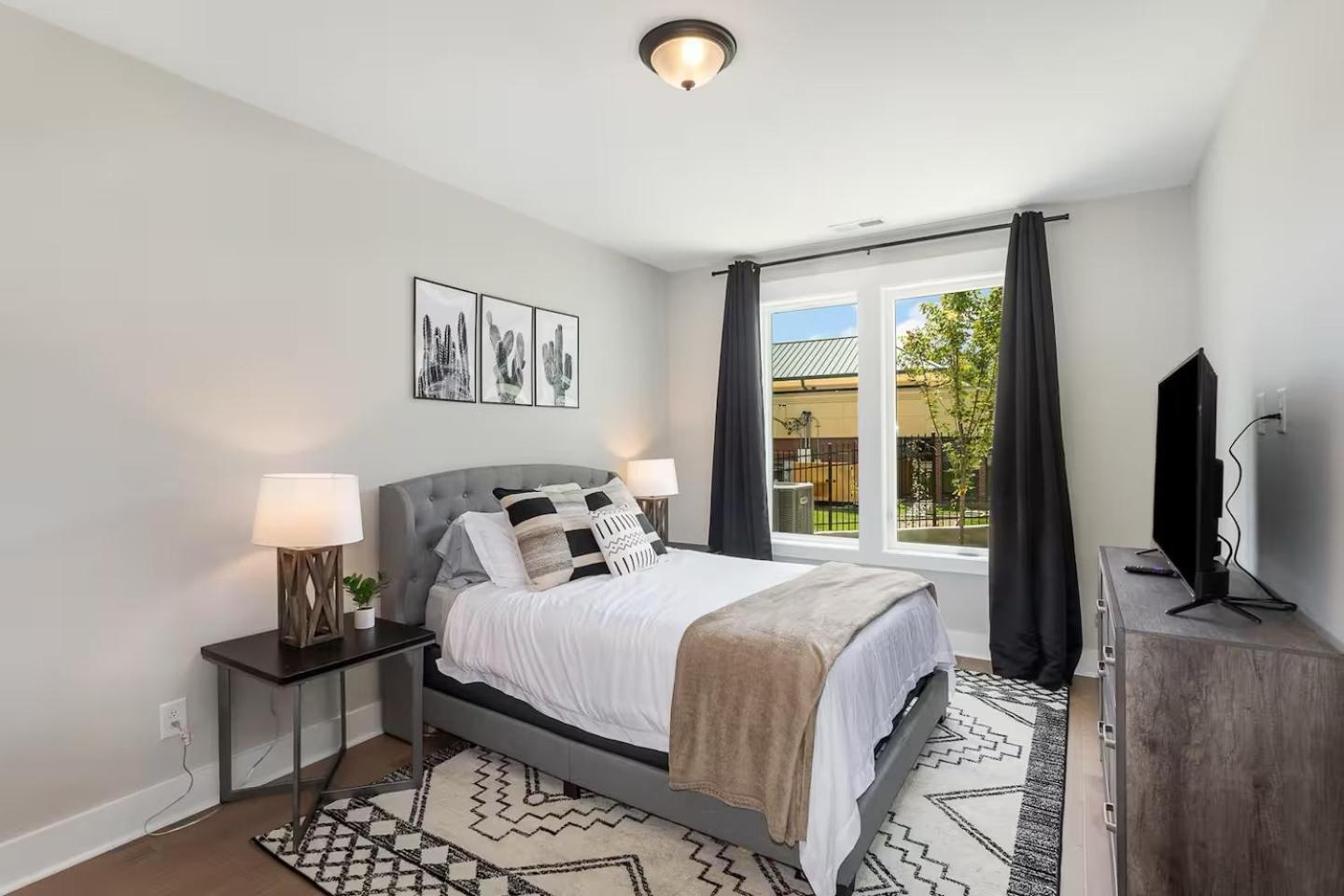 Apartment Four Bedroom In Oceola Avenue Nashville