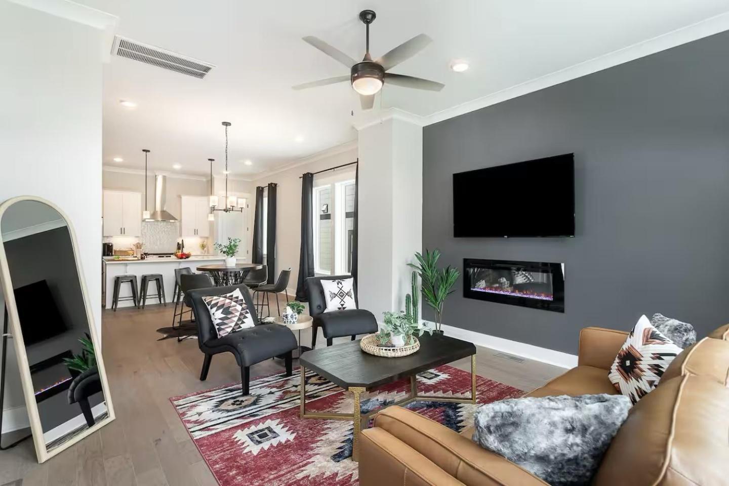 Apartment Four Bedroom In Oceola Avenue *