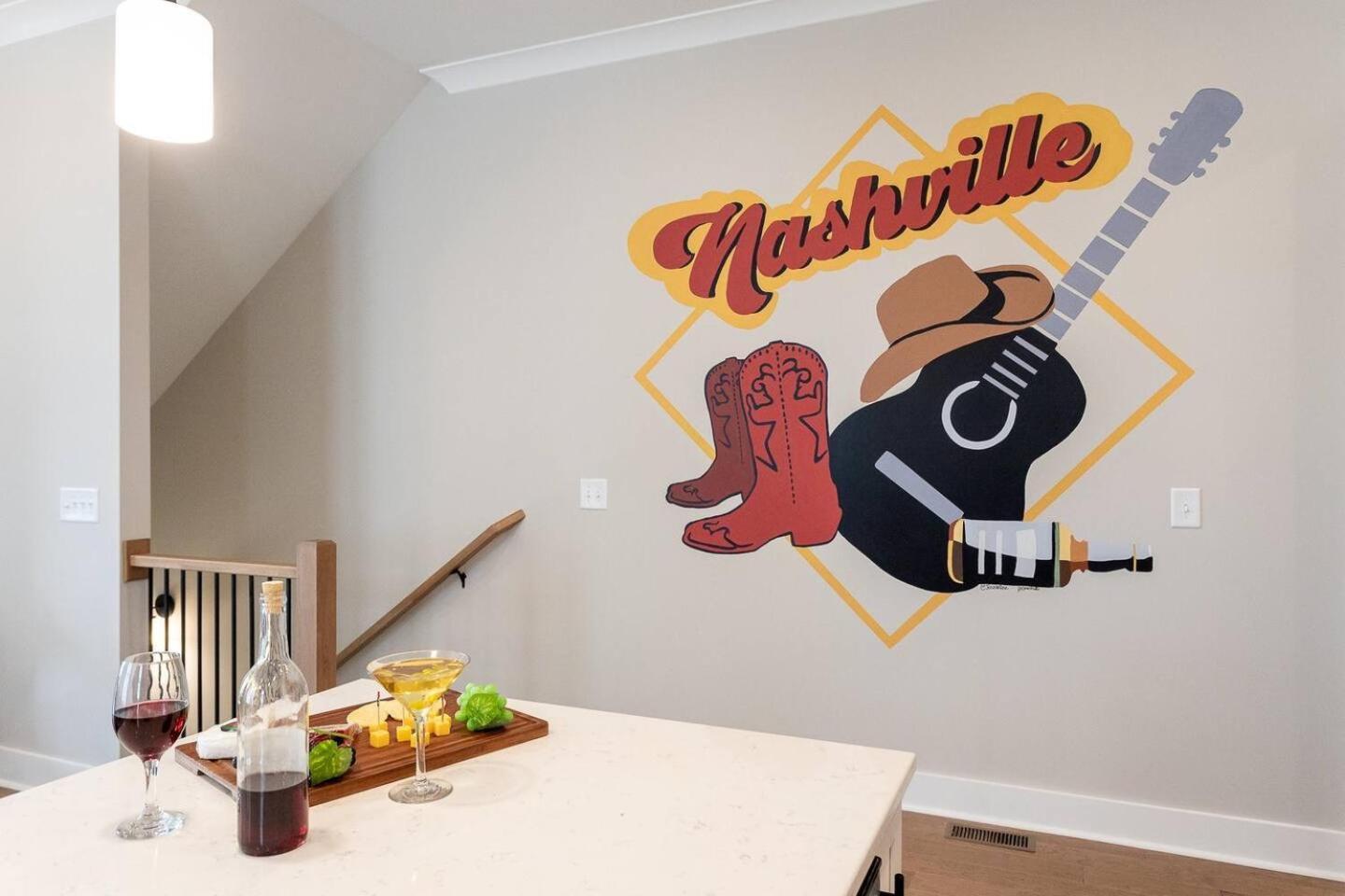 Apartment Four Bedroom In Oceola Avenue Nashville