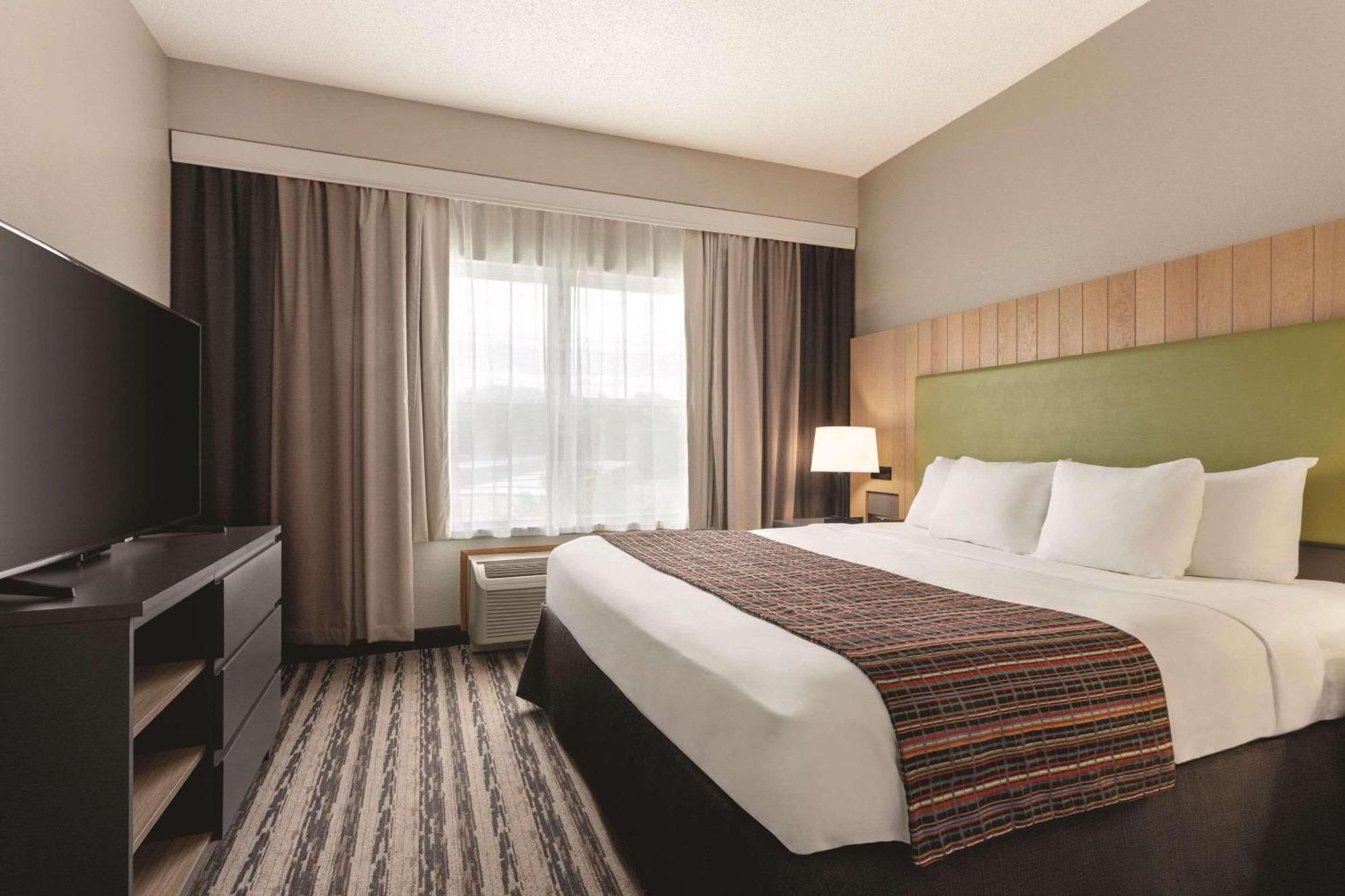Hotel Country & By Radisson, Airport East, Tn
