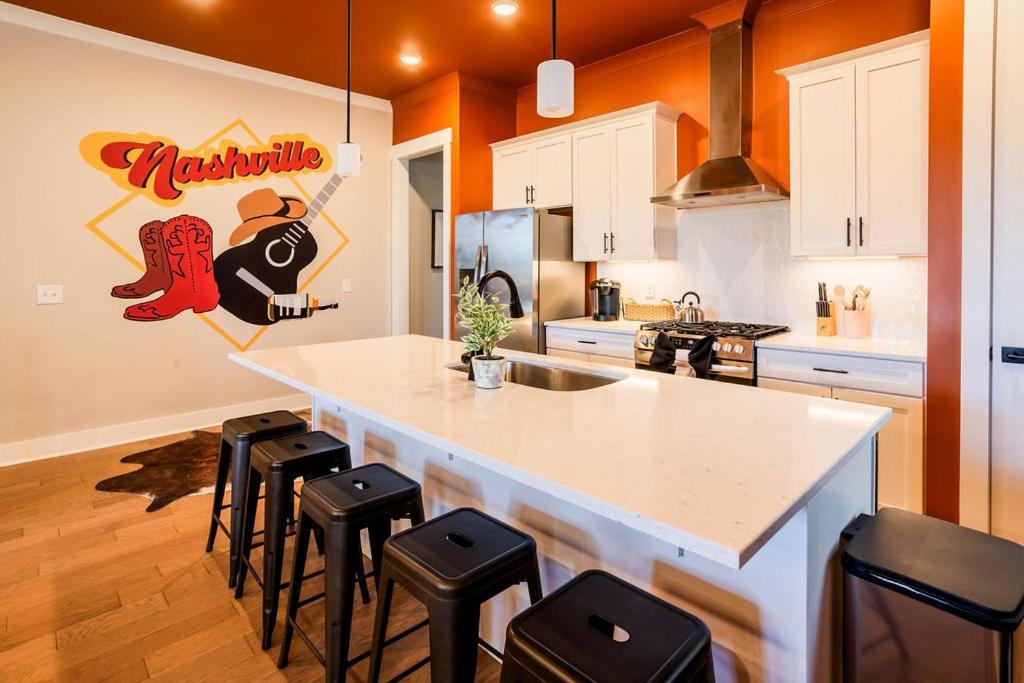 Four Bedroom In Oceola Avenue Nashville