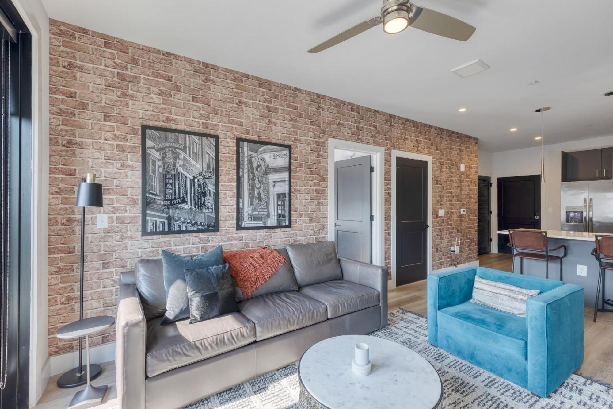 Sleeps 18 3 Modern Midtown W Gym Pool Walkable To Shops Eats Holiday home