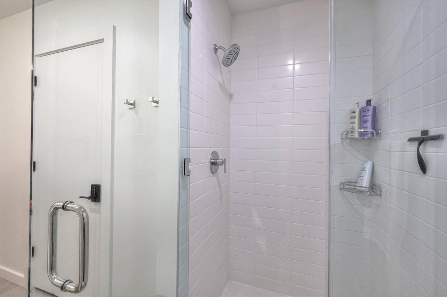 Music Escape 3br, Pool & Mins To Broadway