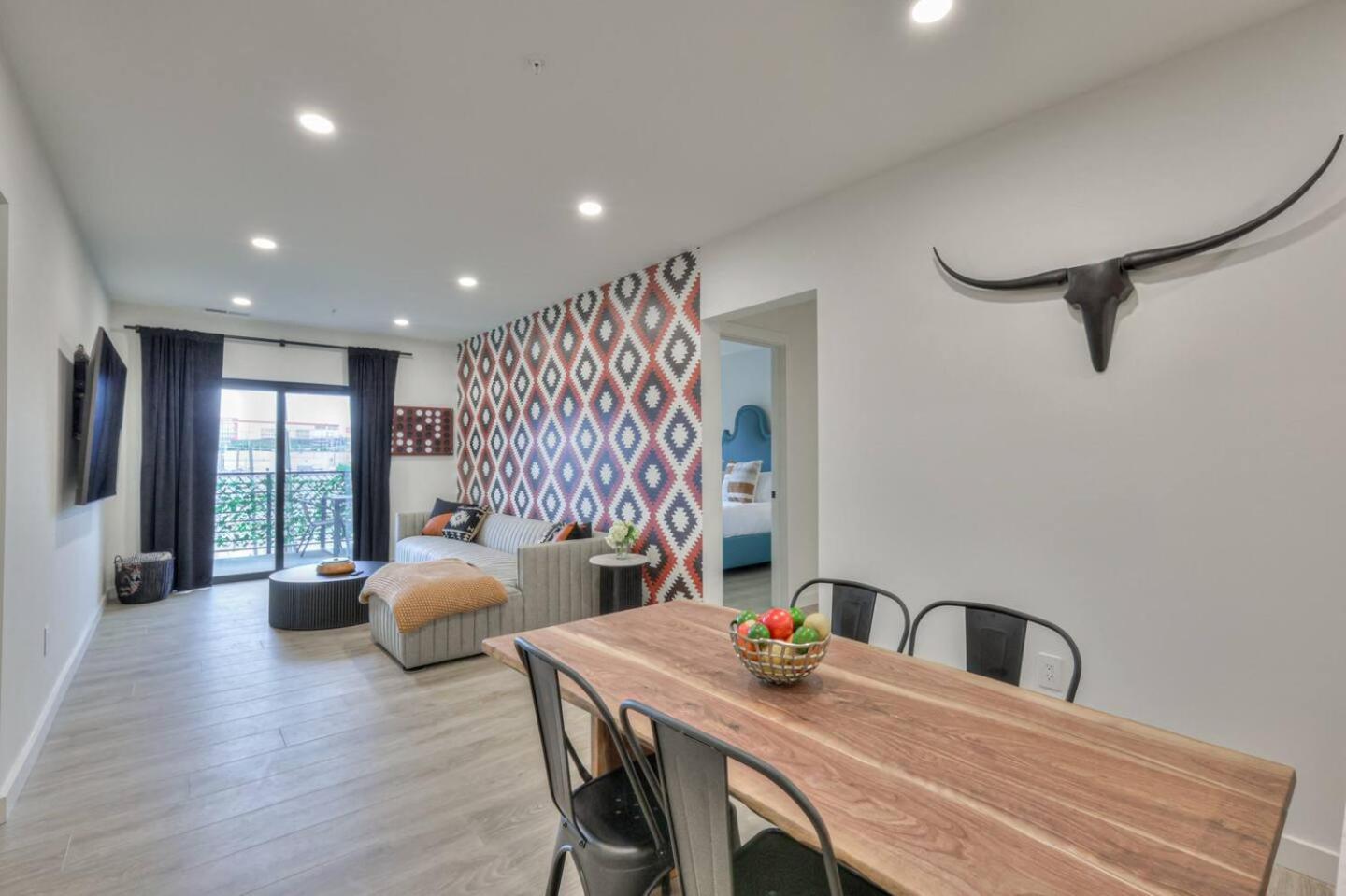Holiday home Music Escape 3br, Pool & Mins To Broadway *