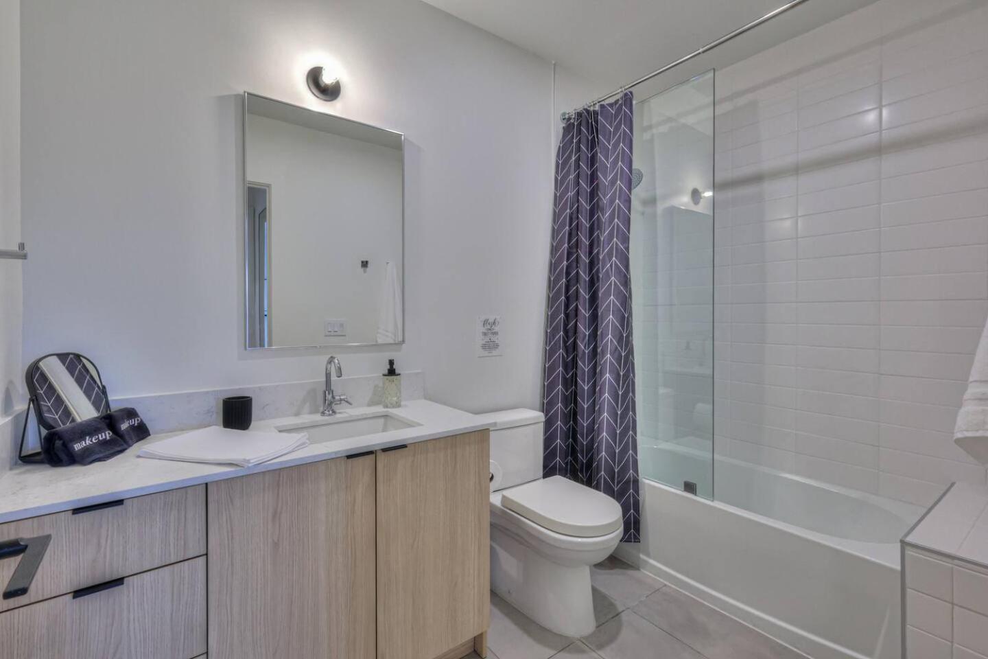 Holiday home Music Escape 3br, Pool & Mins To Broadway *