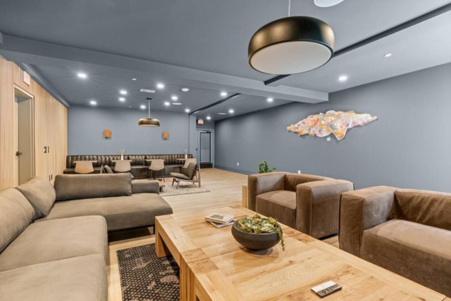 Music Escape 3br, Pool & Mins To Broadway Nashville