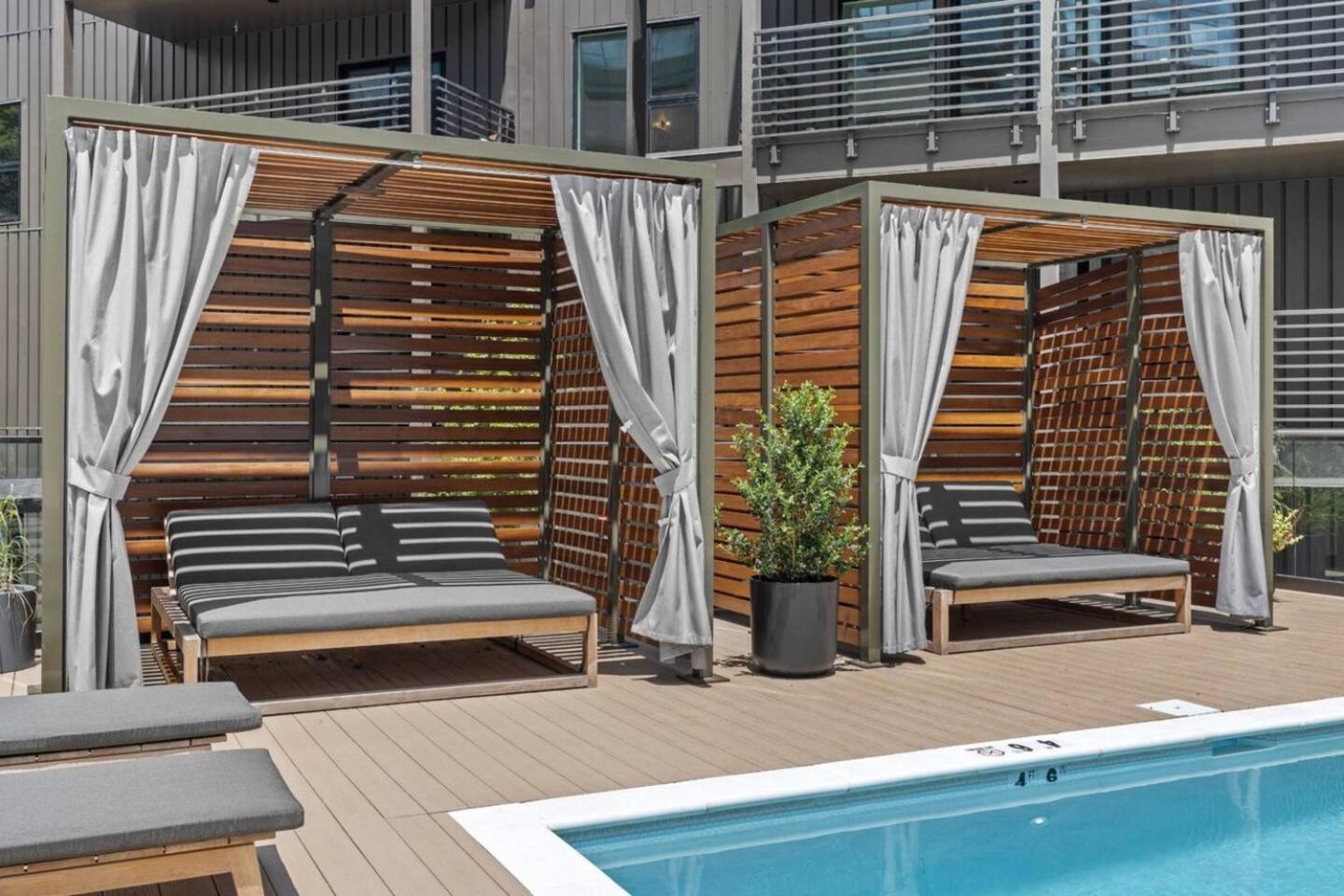 Music Escape 3br, Pool & Mins To Broadway