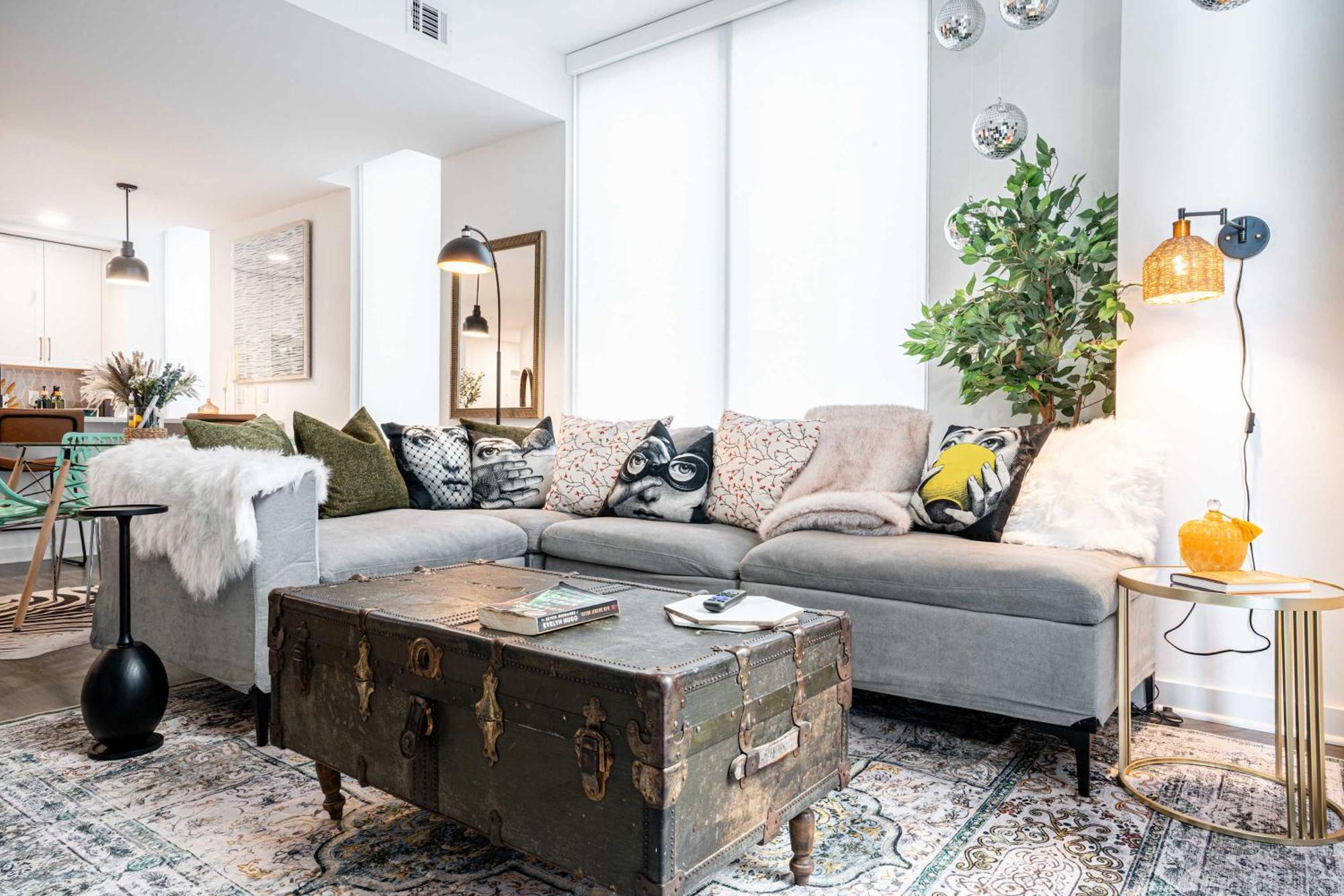 Luxe 2 Bed 2 Bath *