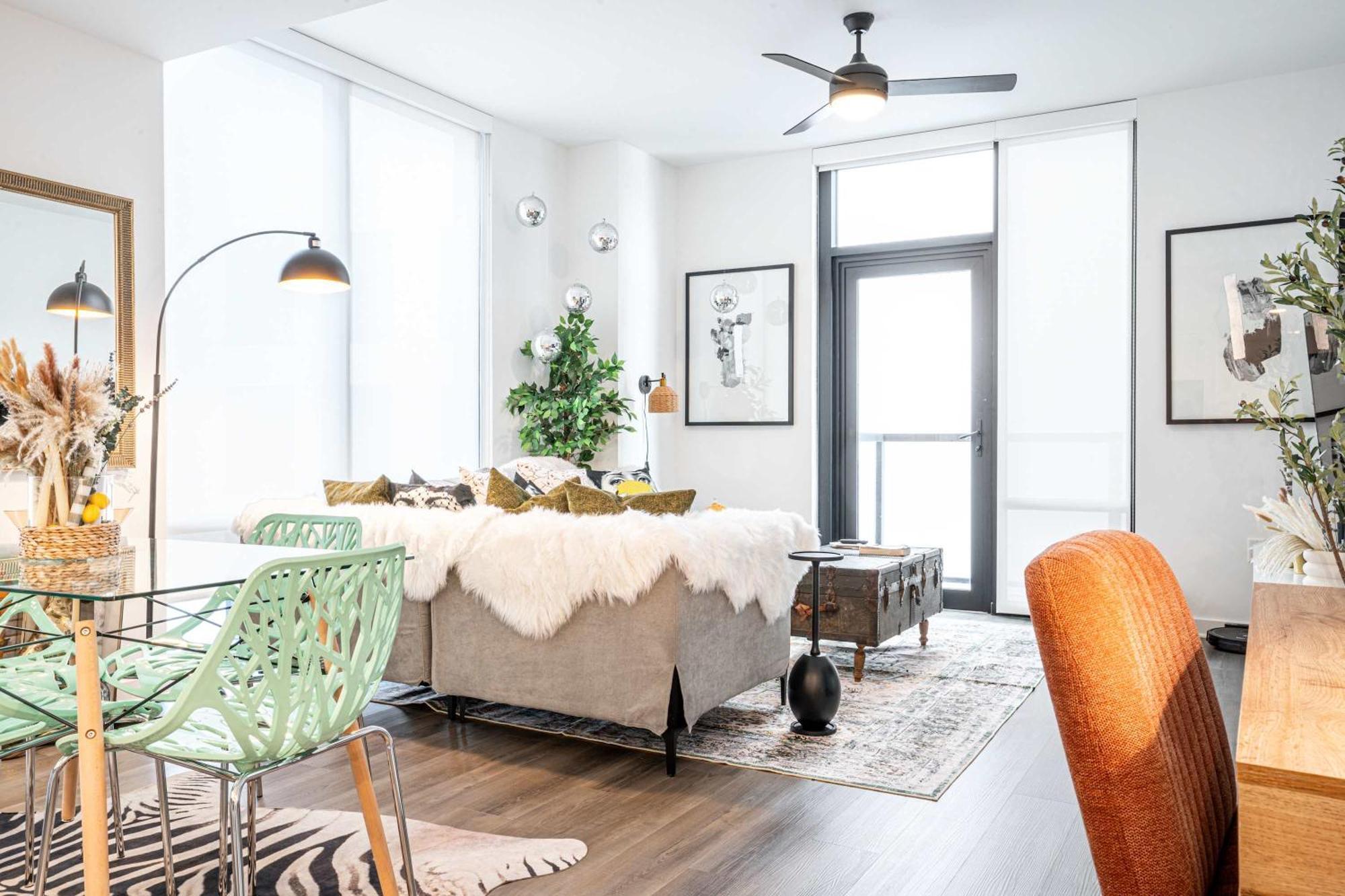 Luxe 2 Bed 2 Bath Apartment *