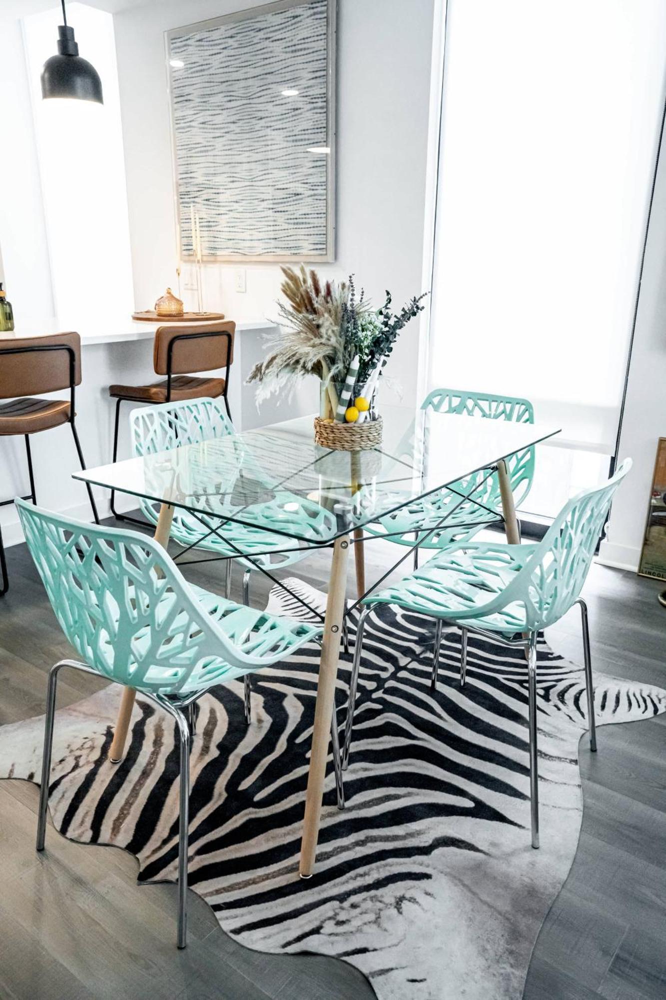 Luxe 2 Bed 2 Bath Apartment
