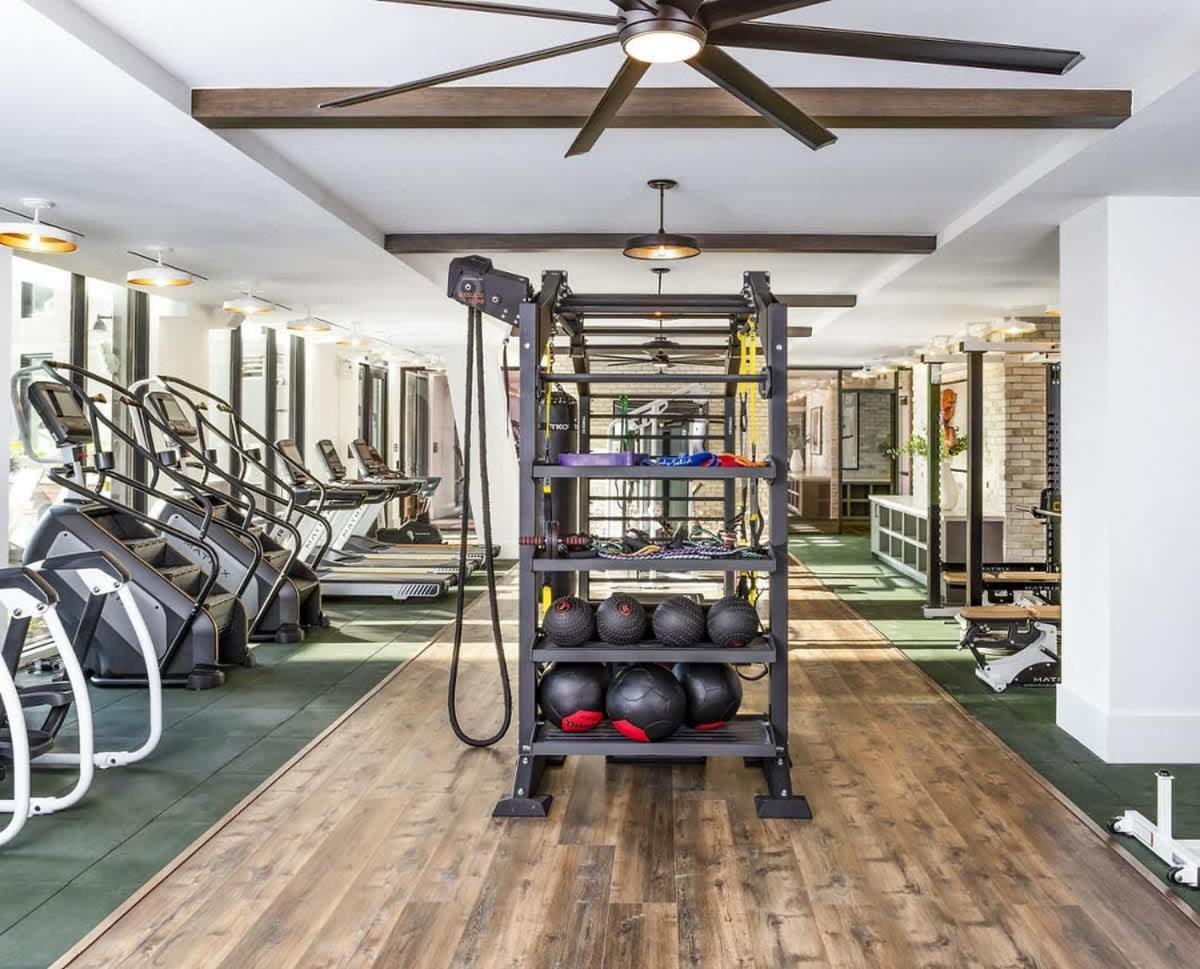 Luxe 2 Bed 2 Bath Apartment