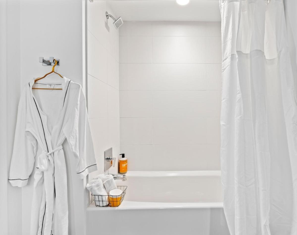 Luxe 2 Bed 2 Bath