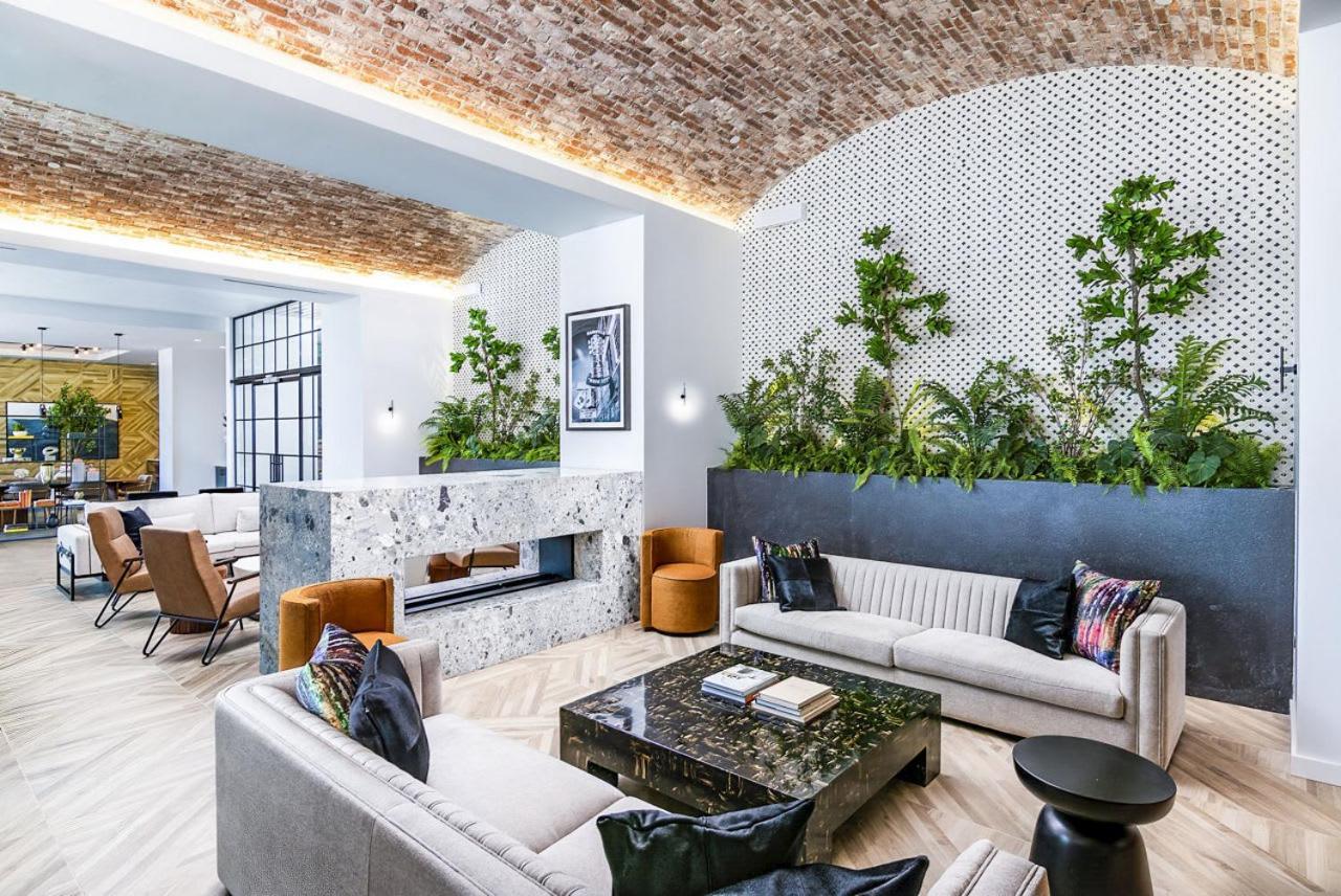 Apartment Luxe 2 Bed 2 Bath *