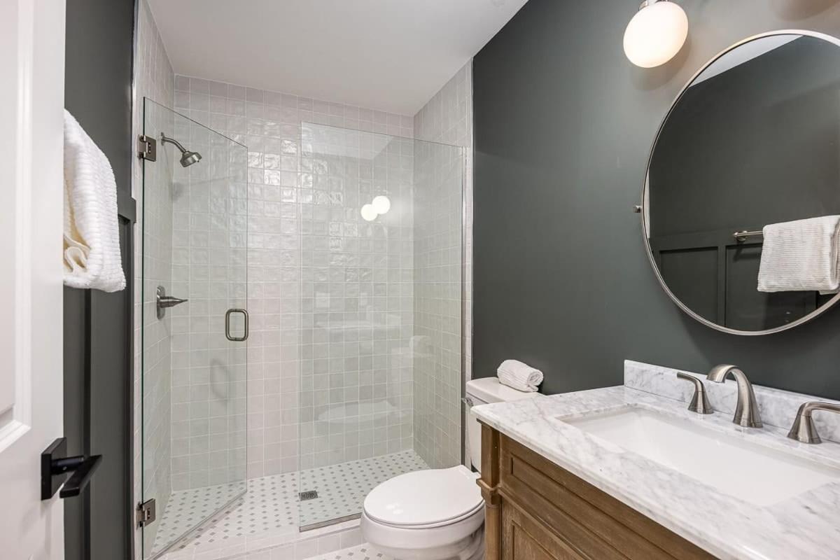 The Nomad: 4 1brs 2 24-guest Retreat Apartment