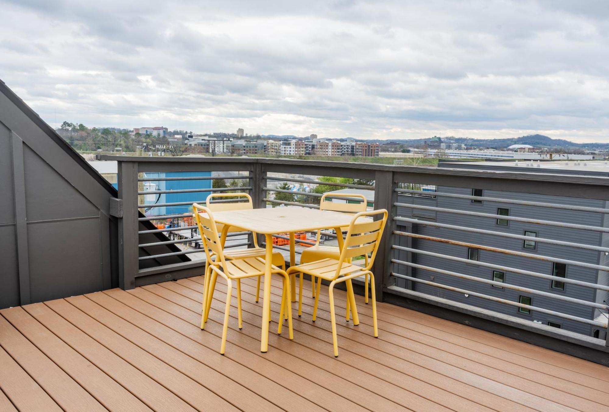 Modern Nashville Townhouse Rooftop Garage *