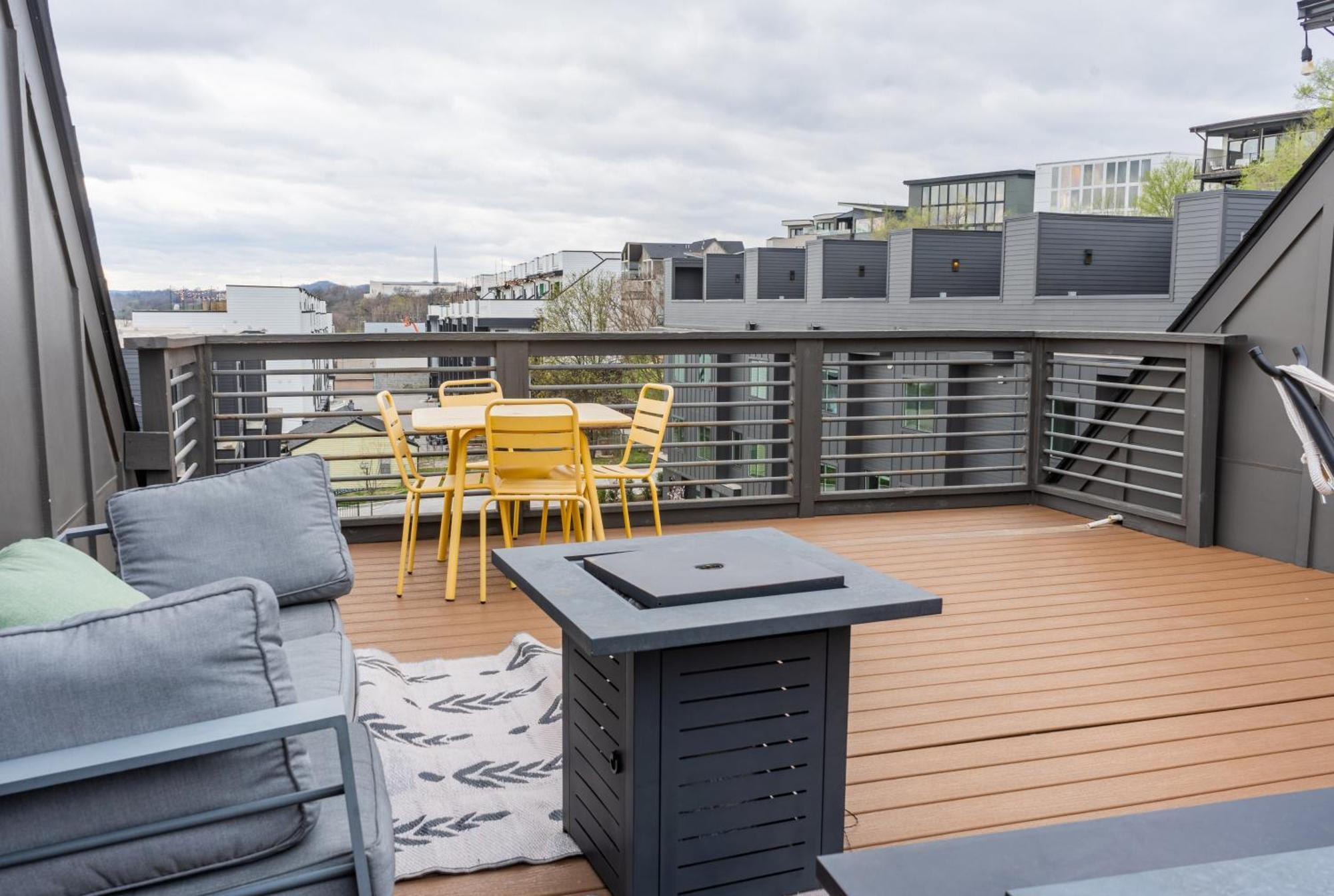 Holiday home Modern Nashville Townhouse Rooftop Garage *