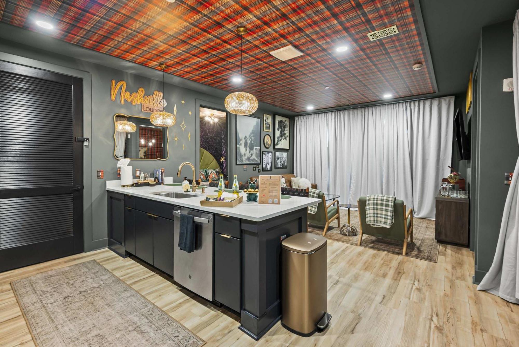 The Lounge Minutes From Downtown Nashville