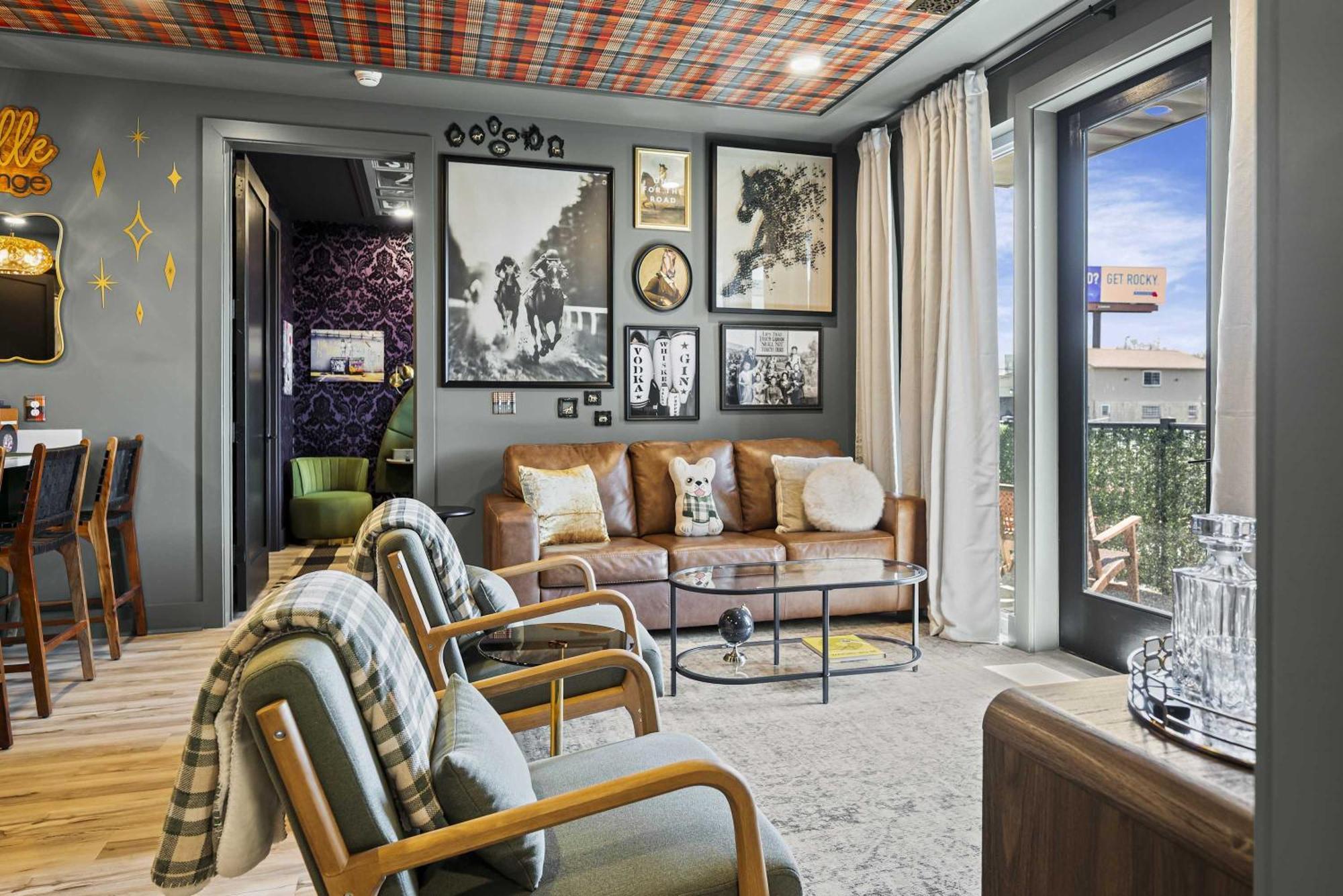 The Lounge Minutes From Downtown Apartment Nashville