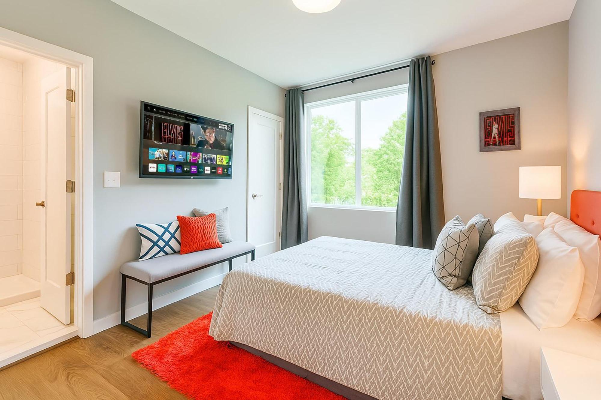 New Luxe Roofdeck 13 Beds Holiday home *