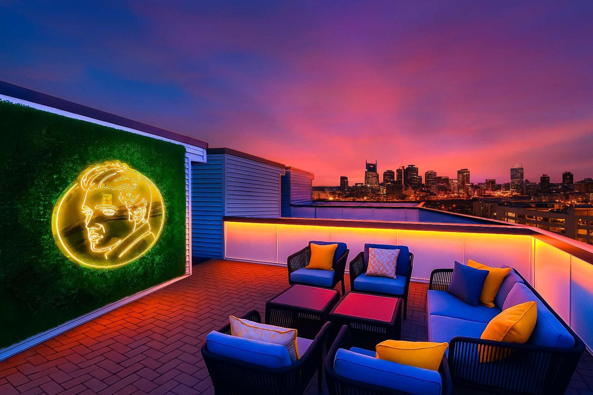 New Luxe Roofdeck 13 Beds Nashville