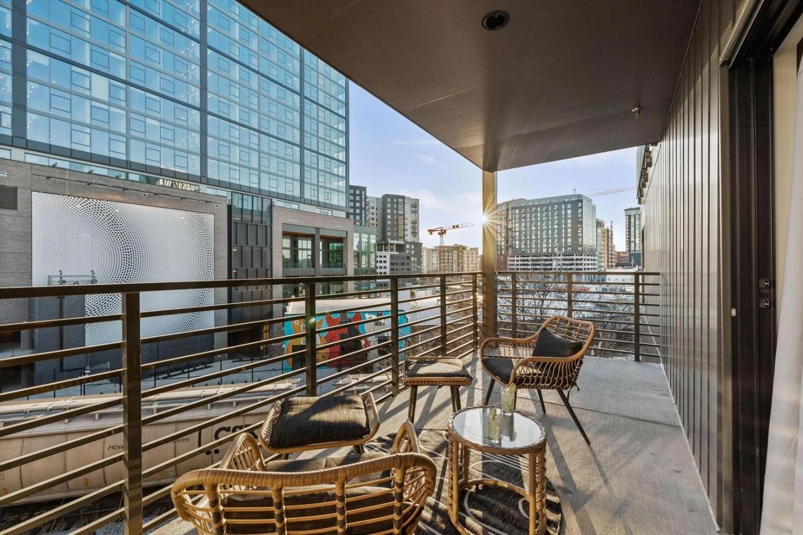 Hyve - Tropical Penthouse - Pool & Gym * Nashville