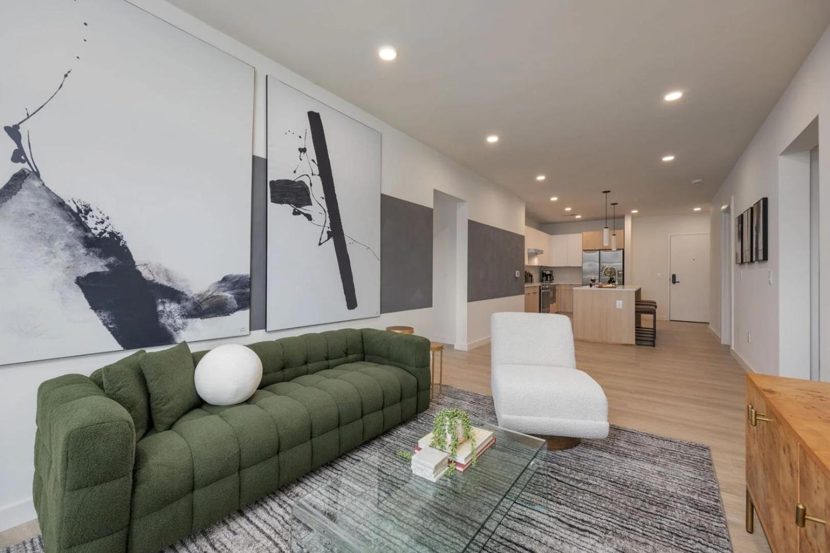 Plush Haven-2 Unit Combo-walk To Broadway Holiday home