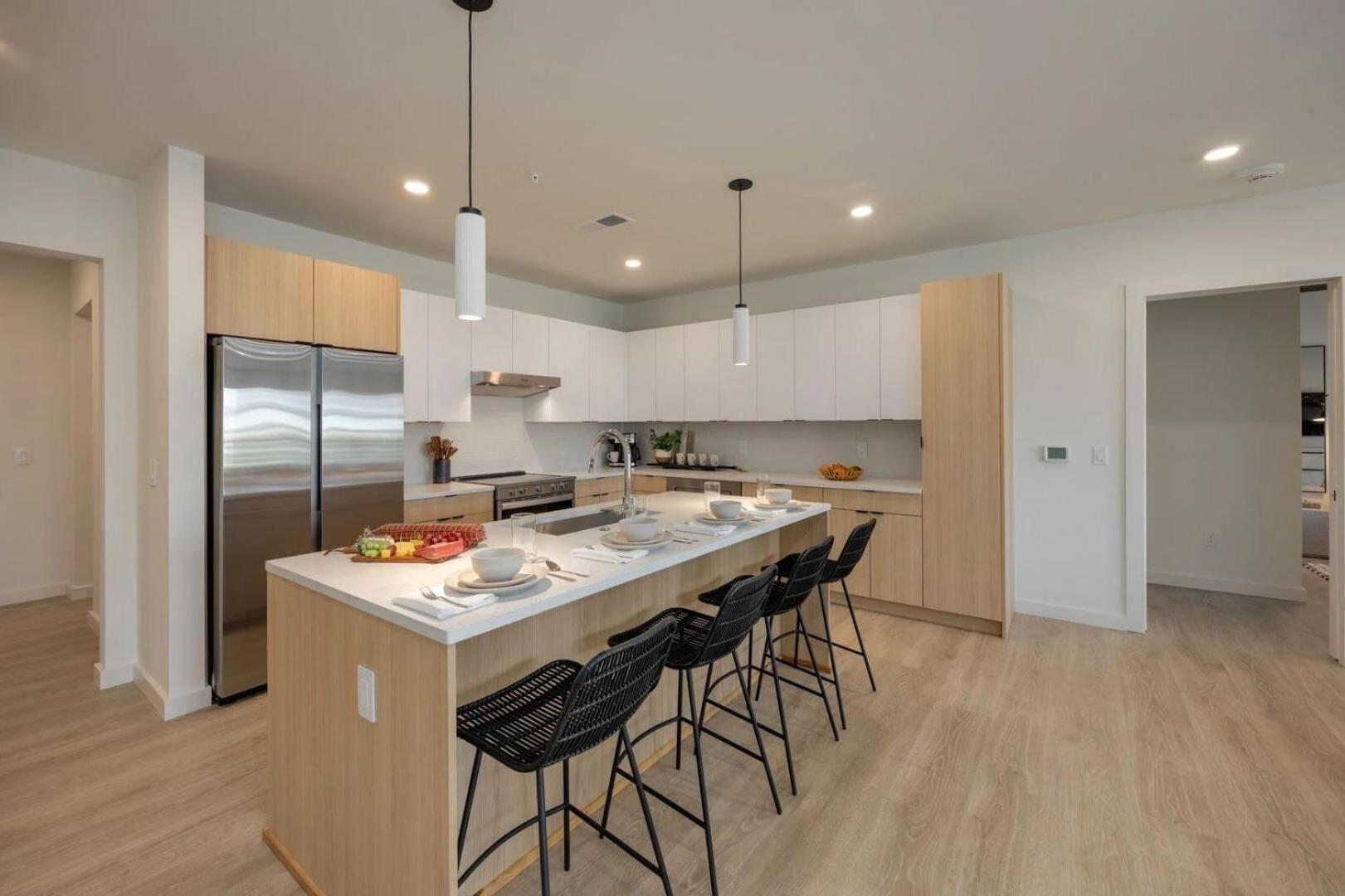 Plush Haven-2 Unit Combo-walk To Broadway *