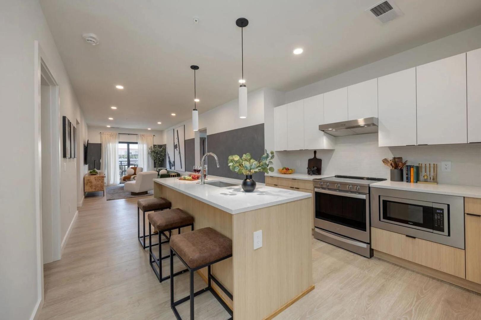 Plush Haven-2 Unit Combo-walk To Broadway Nashville