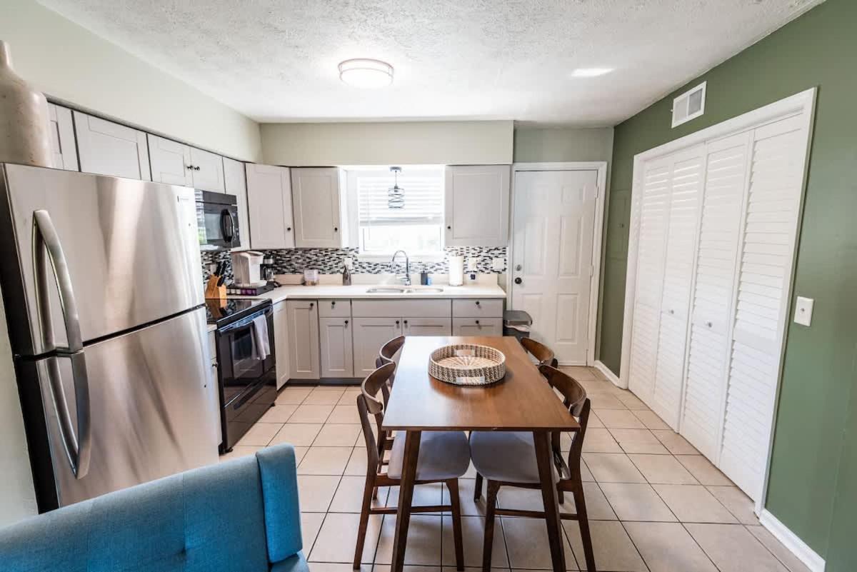 Holiday home Riverside Retreat Near 5 Points *
