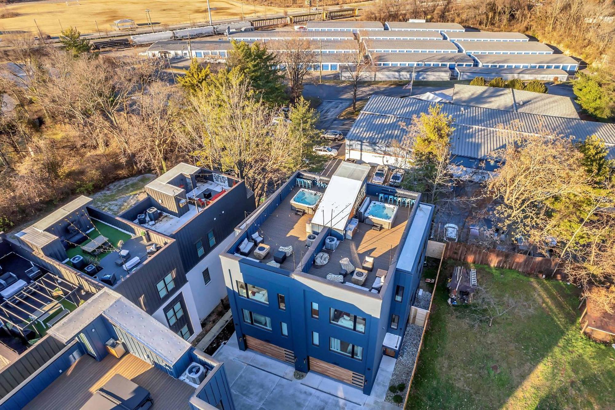 Holiday home Rooftop Deck Hot Tub Game Downtown