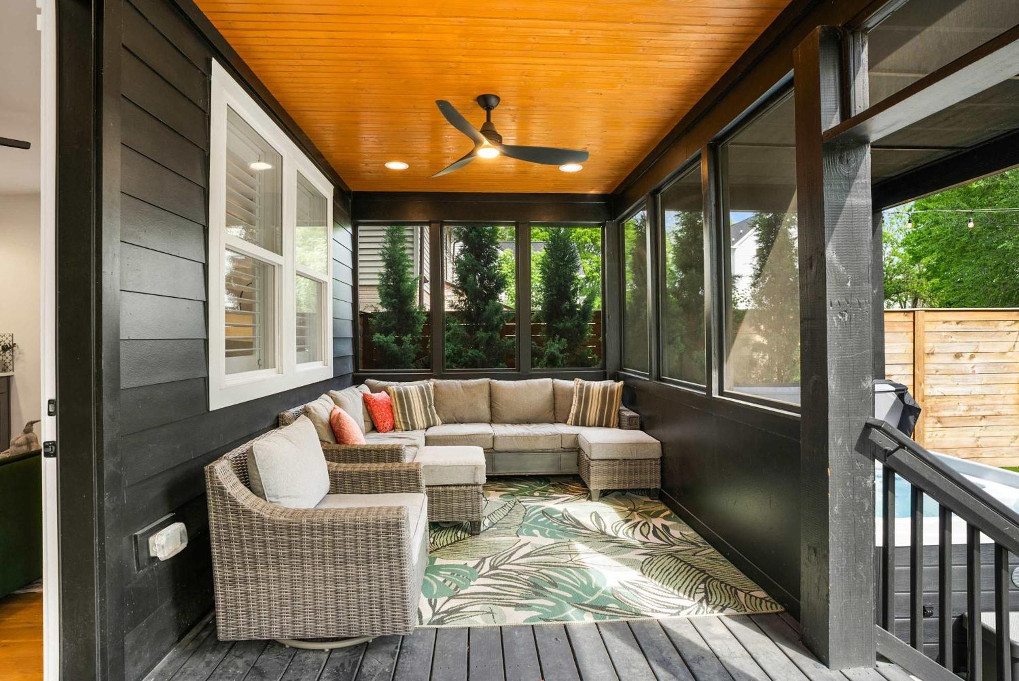 Sophisticated Sanctuary Hot Tub Outdoor Haven * Nashville
