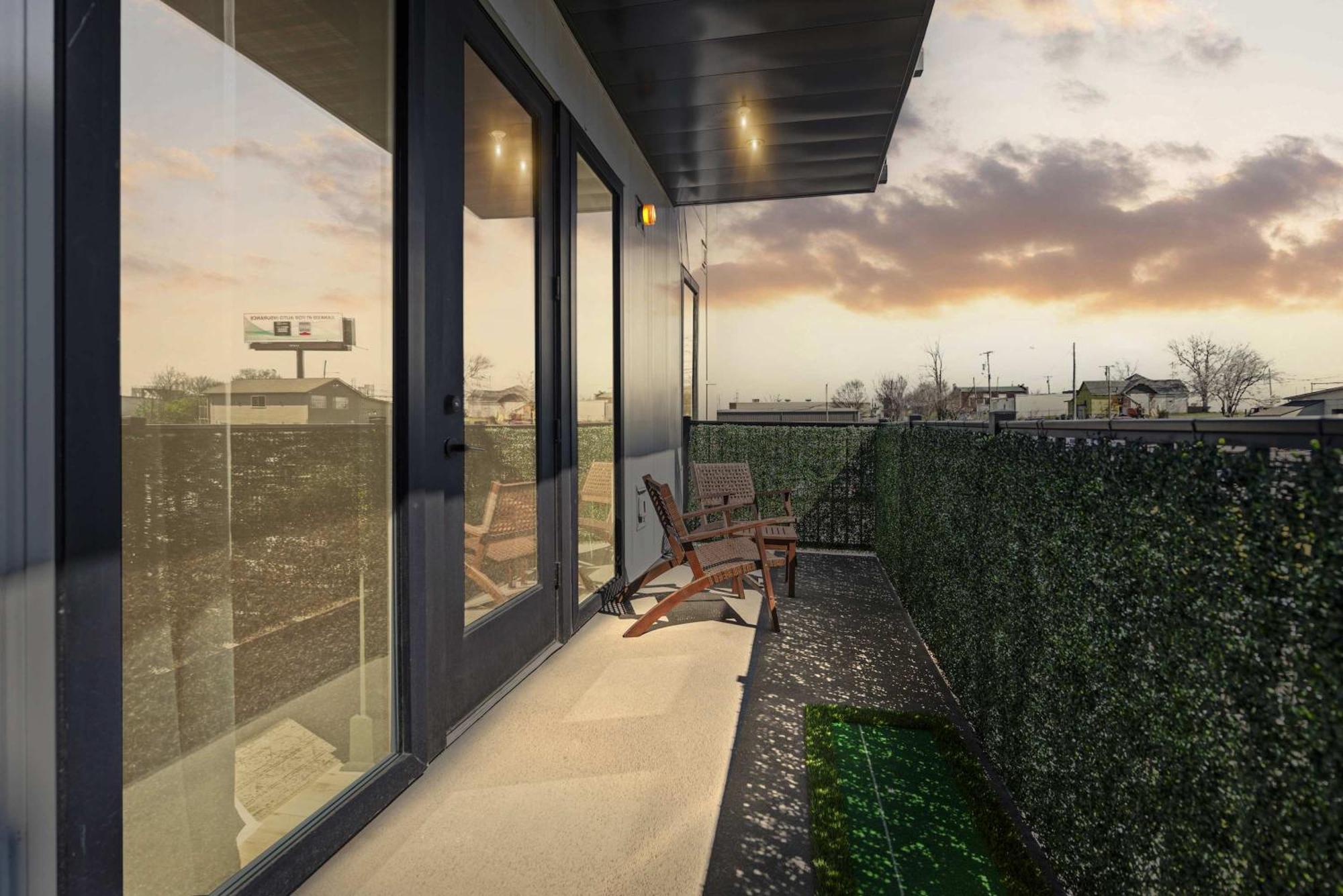 The Lounge Minutes From Downtown