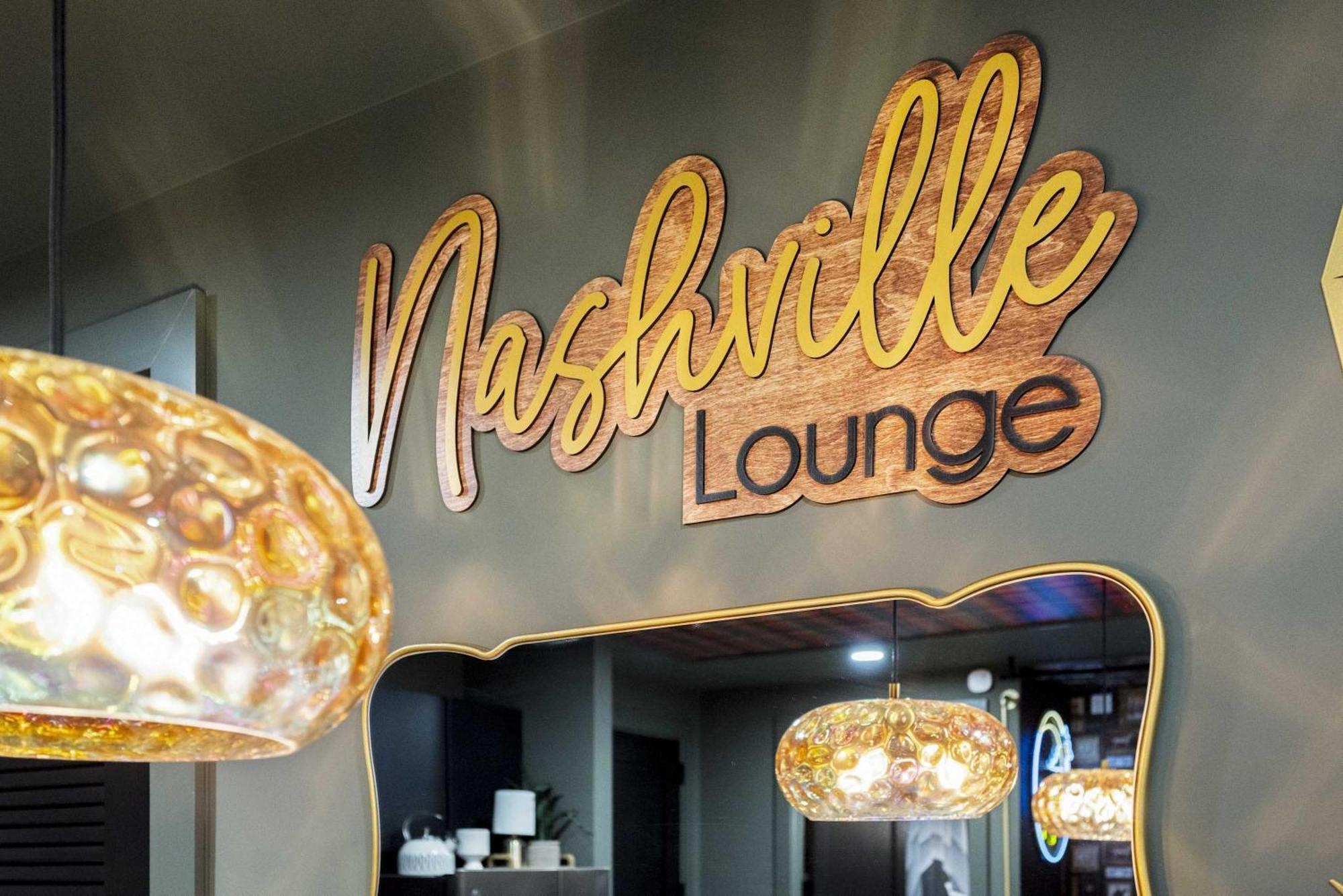 The Lounge Minutes From Downtown Apartment Nashville