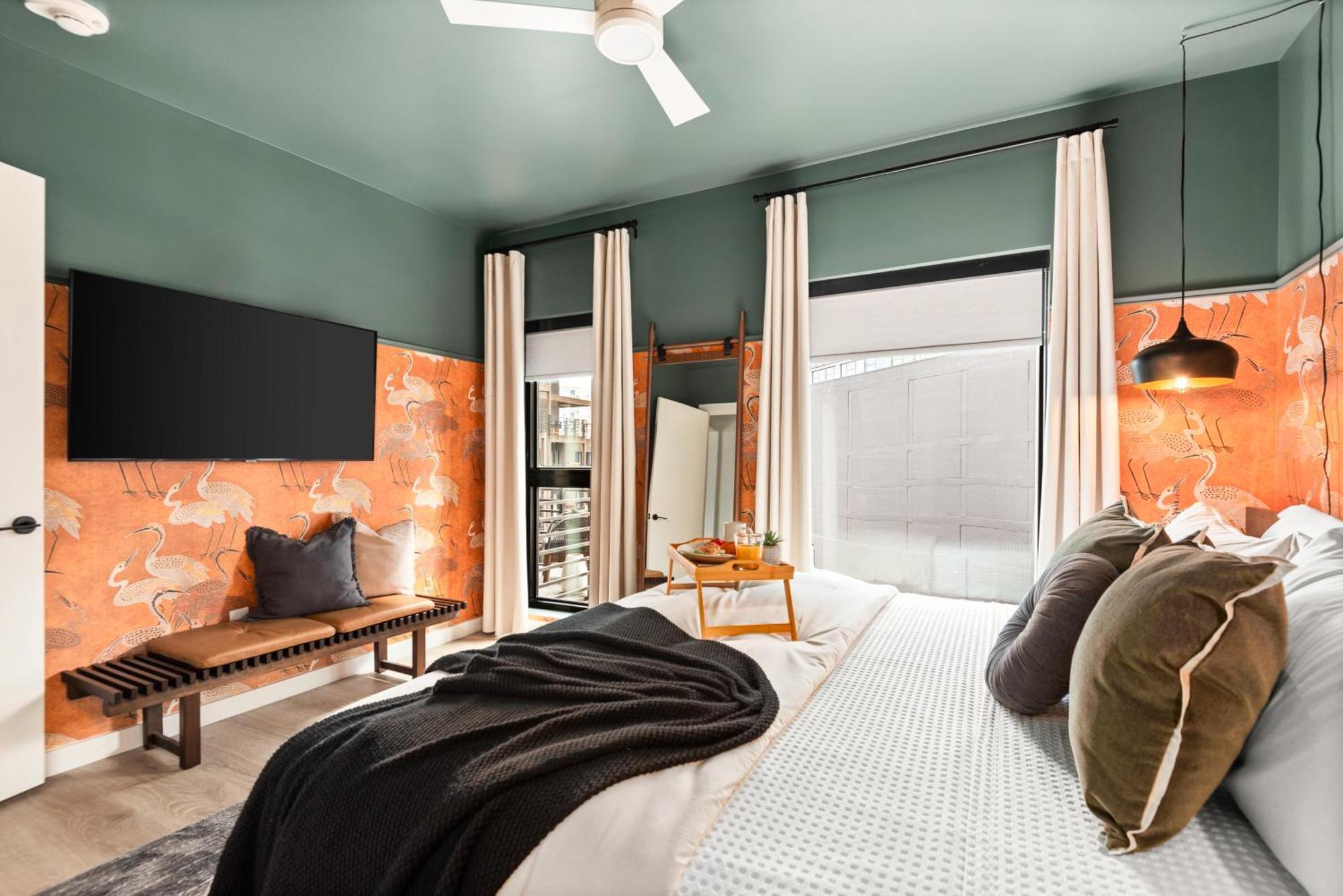 Laylas Retreat With Pool Walk To Broadway Holiday home Nashville