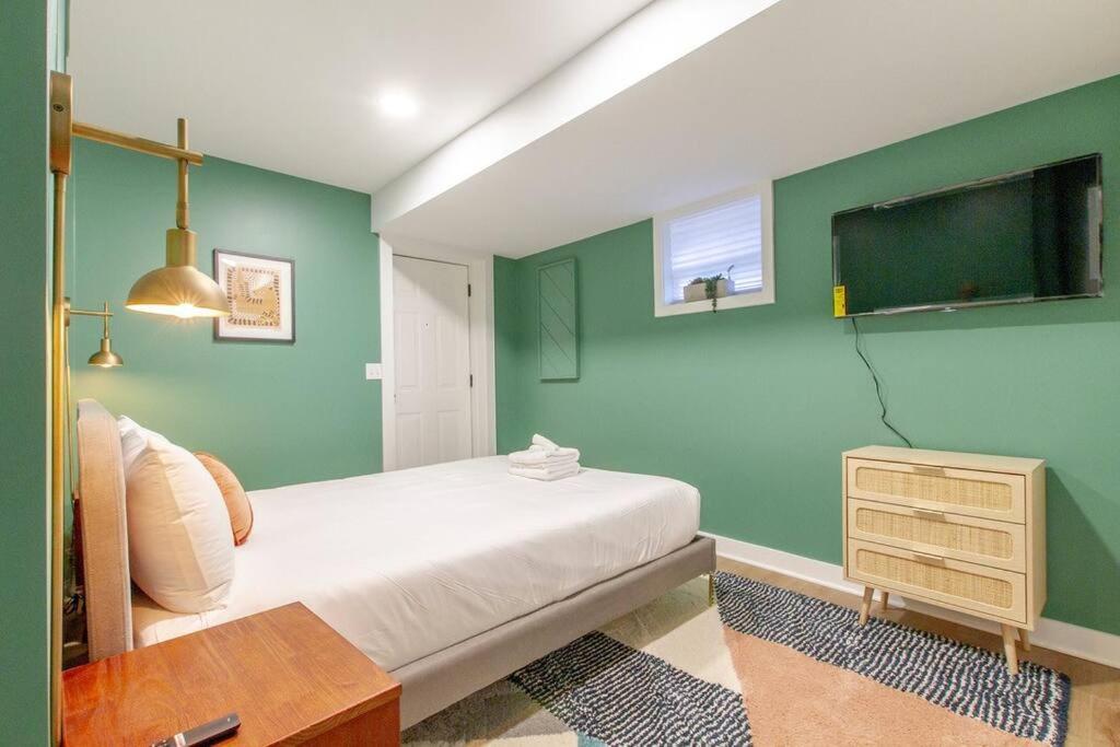 Holiday home Nashoasis 10 Min To Dt, Gameroom, Huge Yard *