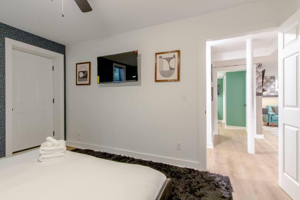 Nashoasis 10 Min To Dt, Gameroom, Huge Yard Holiday home