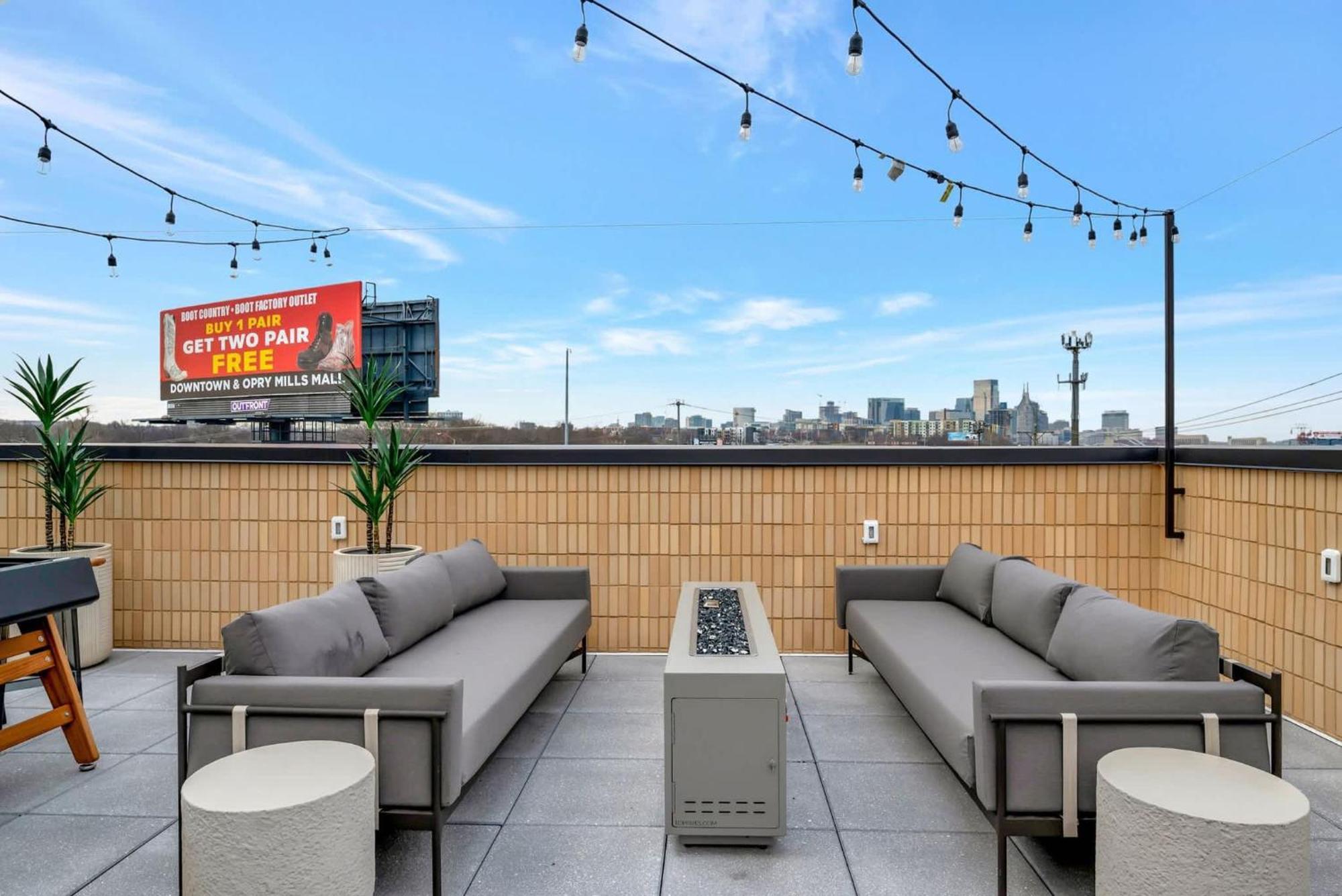 The Lounge Minutes From Downtown * Nashville