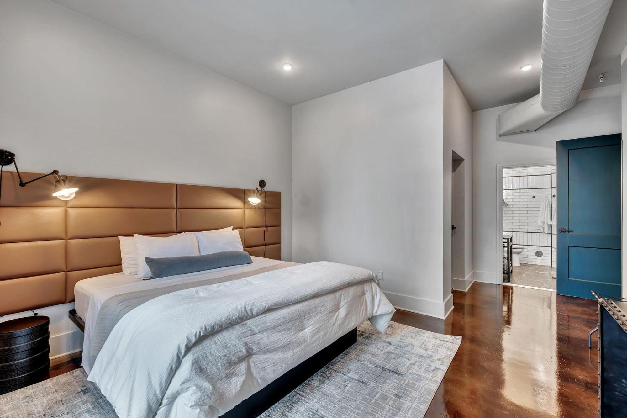B 4br By Maddox Apartment