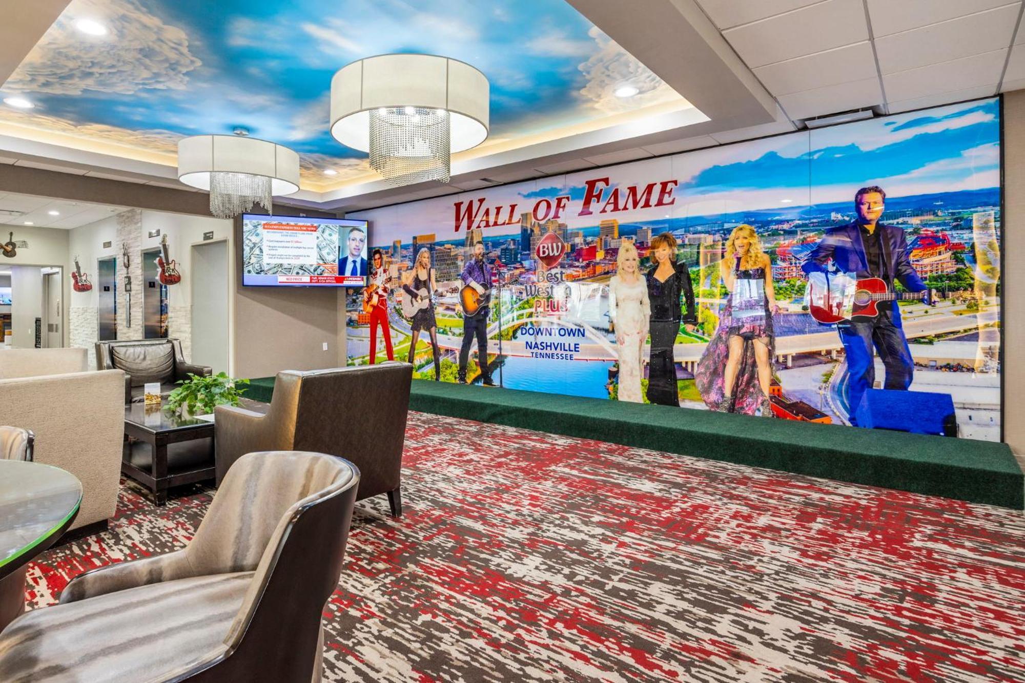 Western Downtown Music Row Hotel 3*