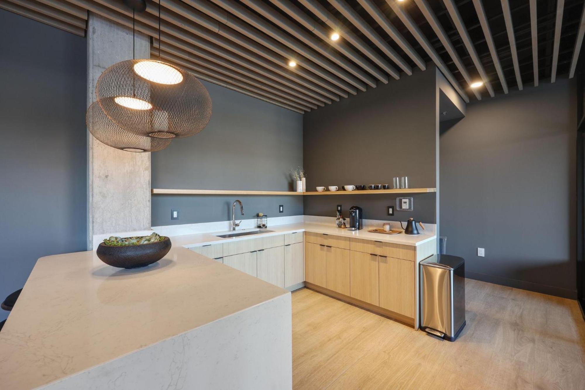 Hyve - Southern Comfort - Walk To Broadway Holiday home *
