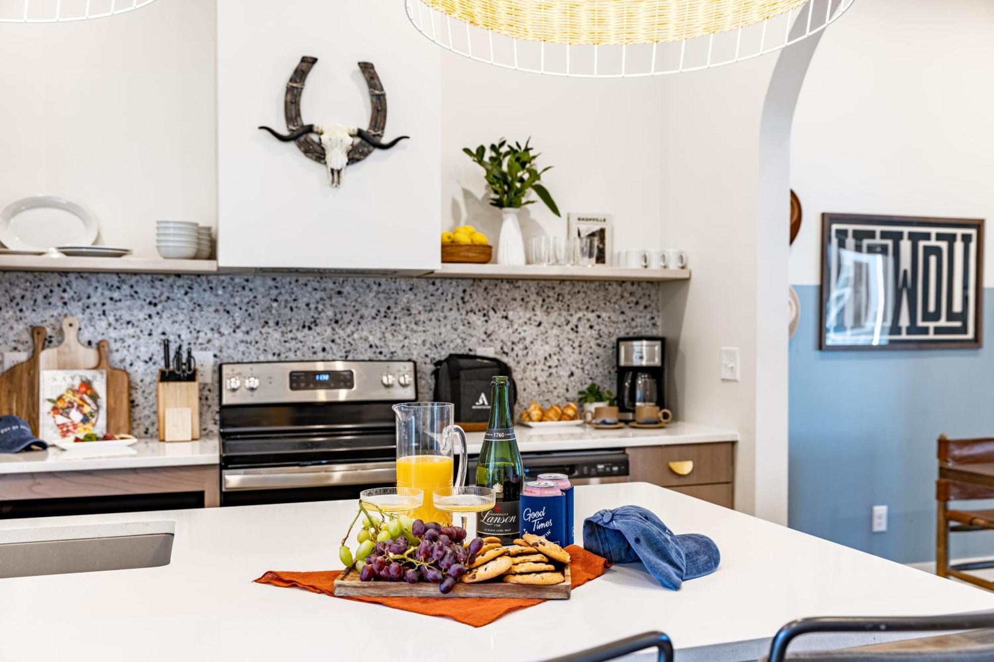 Outrider Buyout- 3 Units By Avantstay Sleeps 36 Holiday home *
