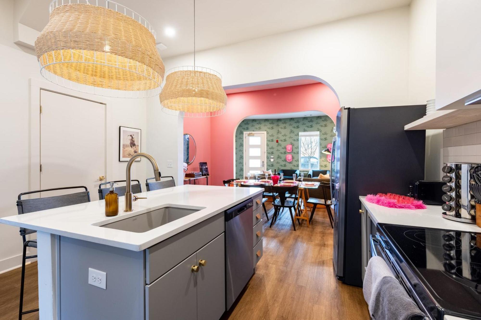 36 Guests On Music Row Bachelorette Glam 5 Minutes To Downtown * Nashville