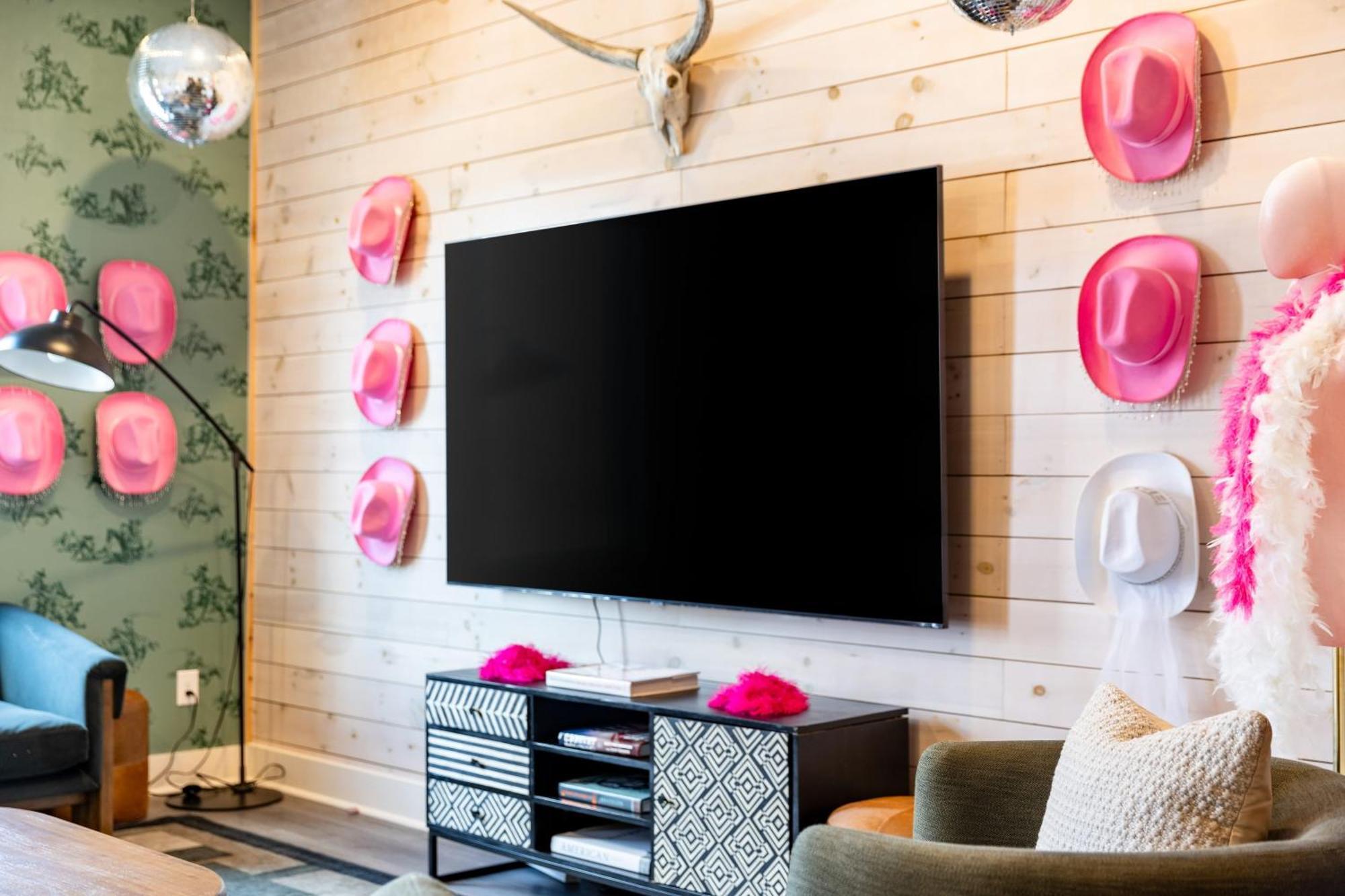 36 Guests On Music Row Bachelorette Glam 5 Minutes To Downtown Holiday home *