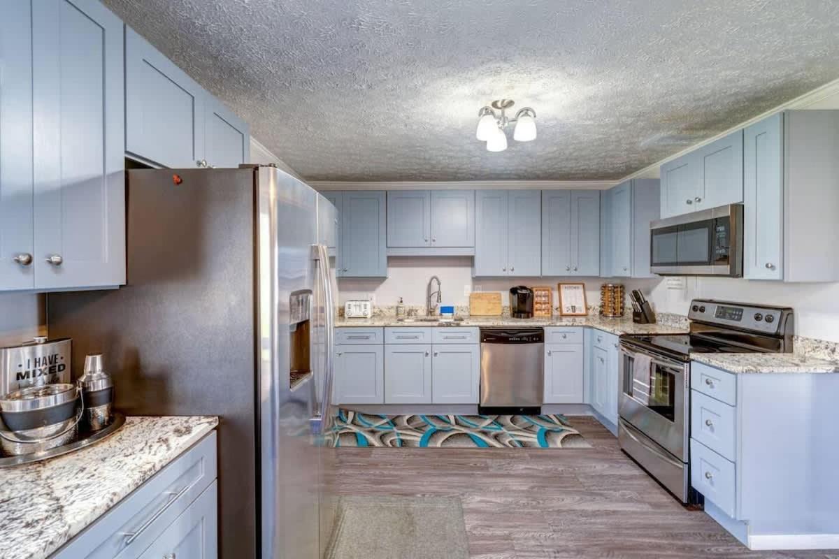 12 South Close To Honky Tonks & Bars Holiday home