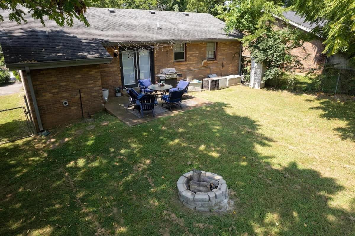 12 South Close To Honky Tonks & Bars Holiday home