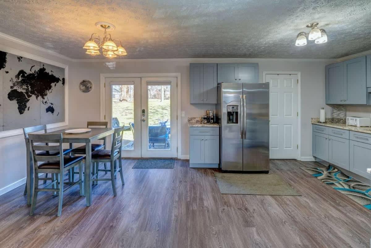 12 South Close To Honky Tonks & Bars Holiday home *