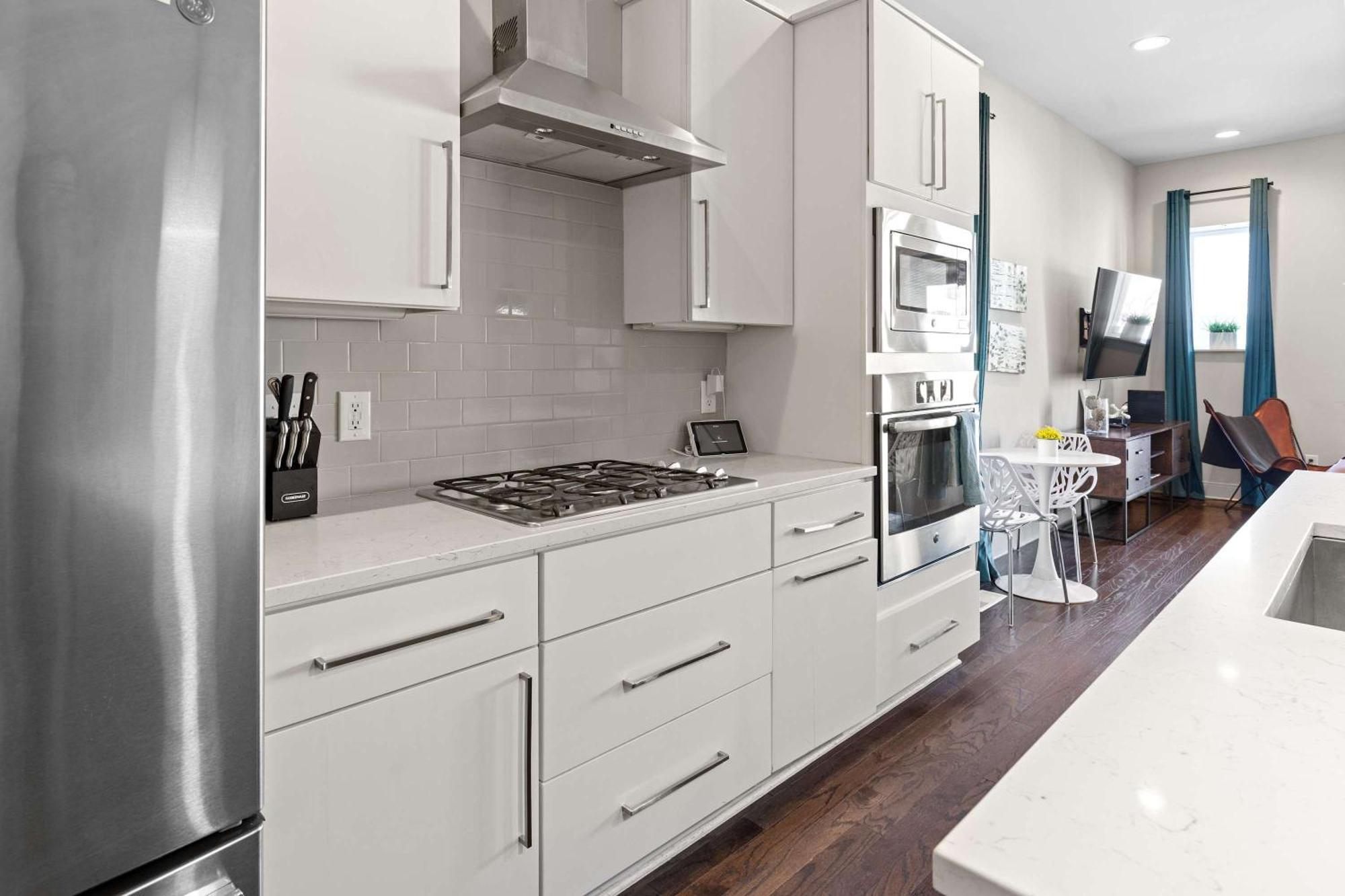 Luxury 2 Miles To Honky Tonks Holiday home Nashville