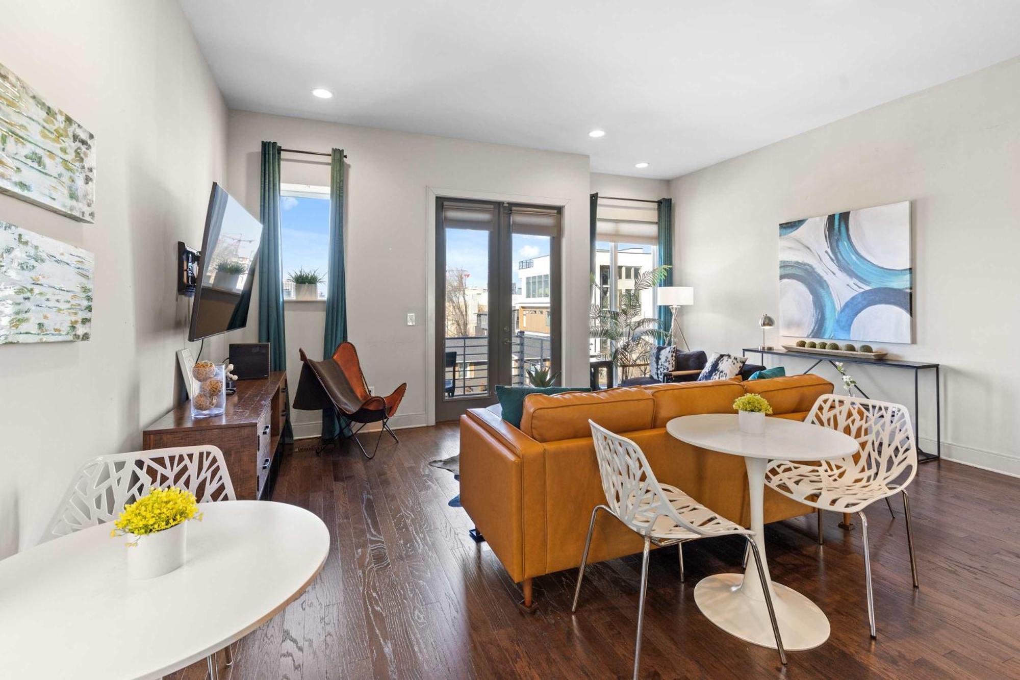 Luxury 2 Miles To Honky Tonks Holiday home