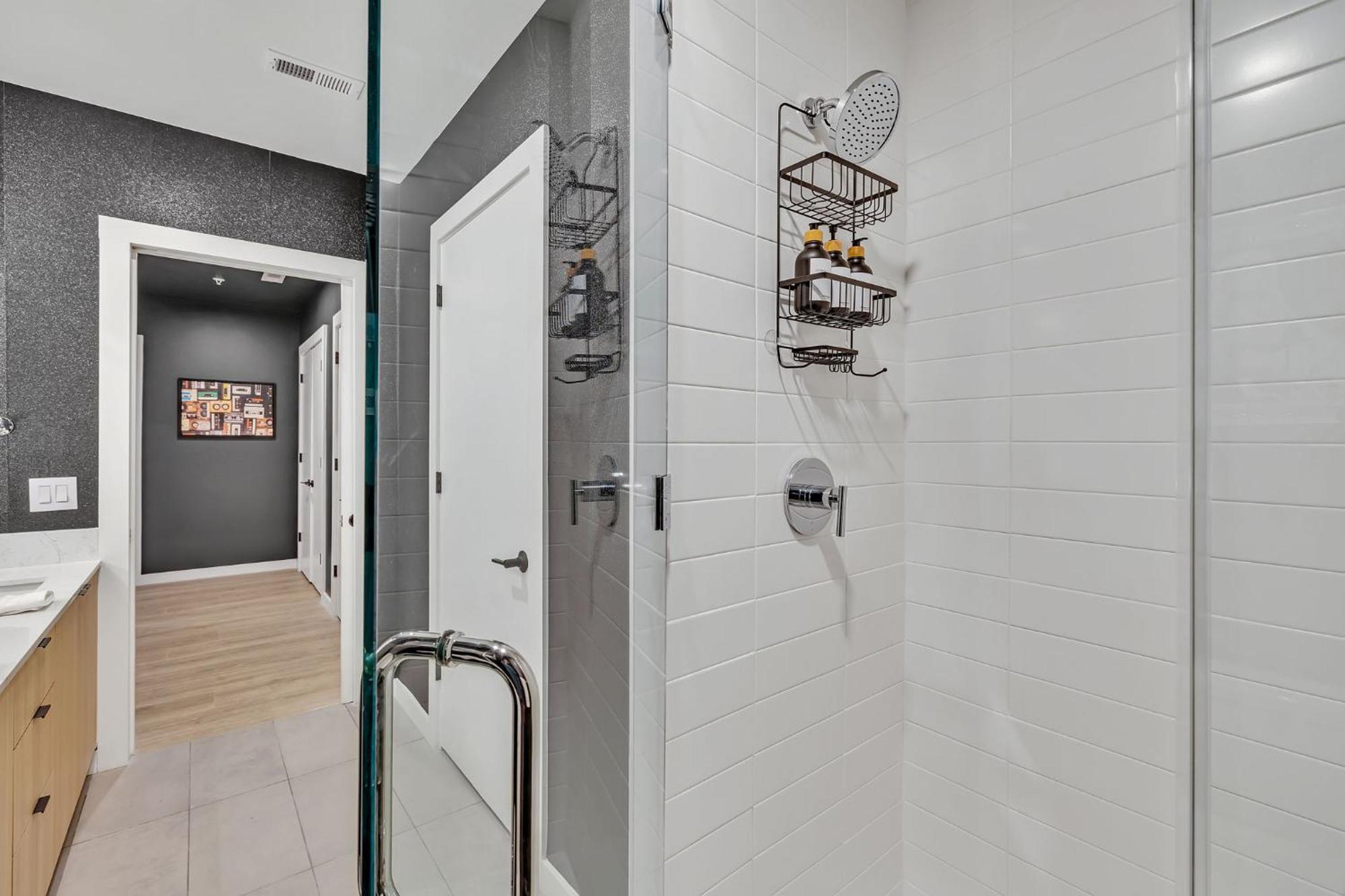 The High Note Short Walk To Broadway, Heated Pool, Gym, Parking Nashville