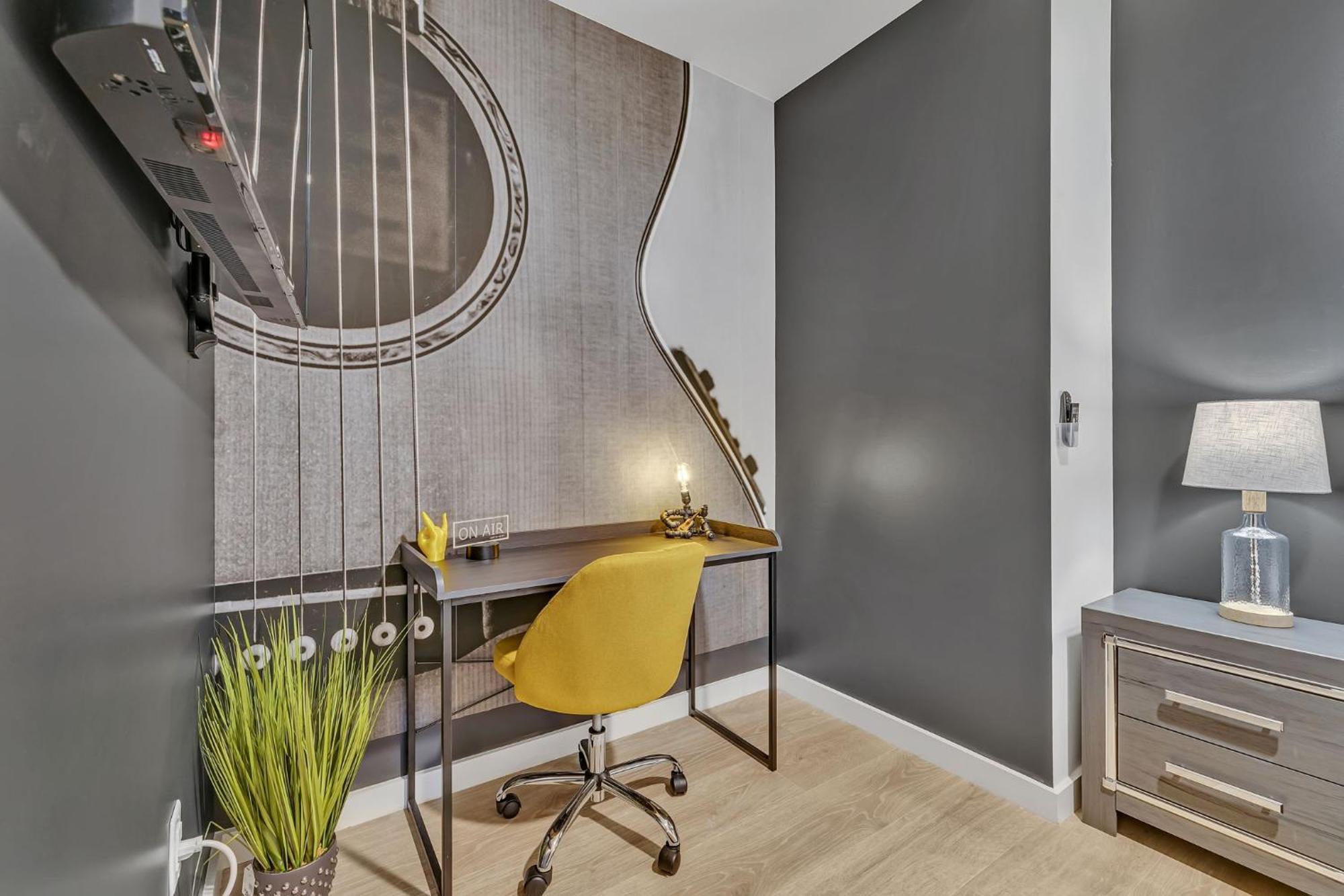 The High Note Short Walk To Broadway, Heated Pool, Gym, Parking Nashville